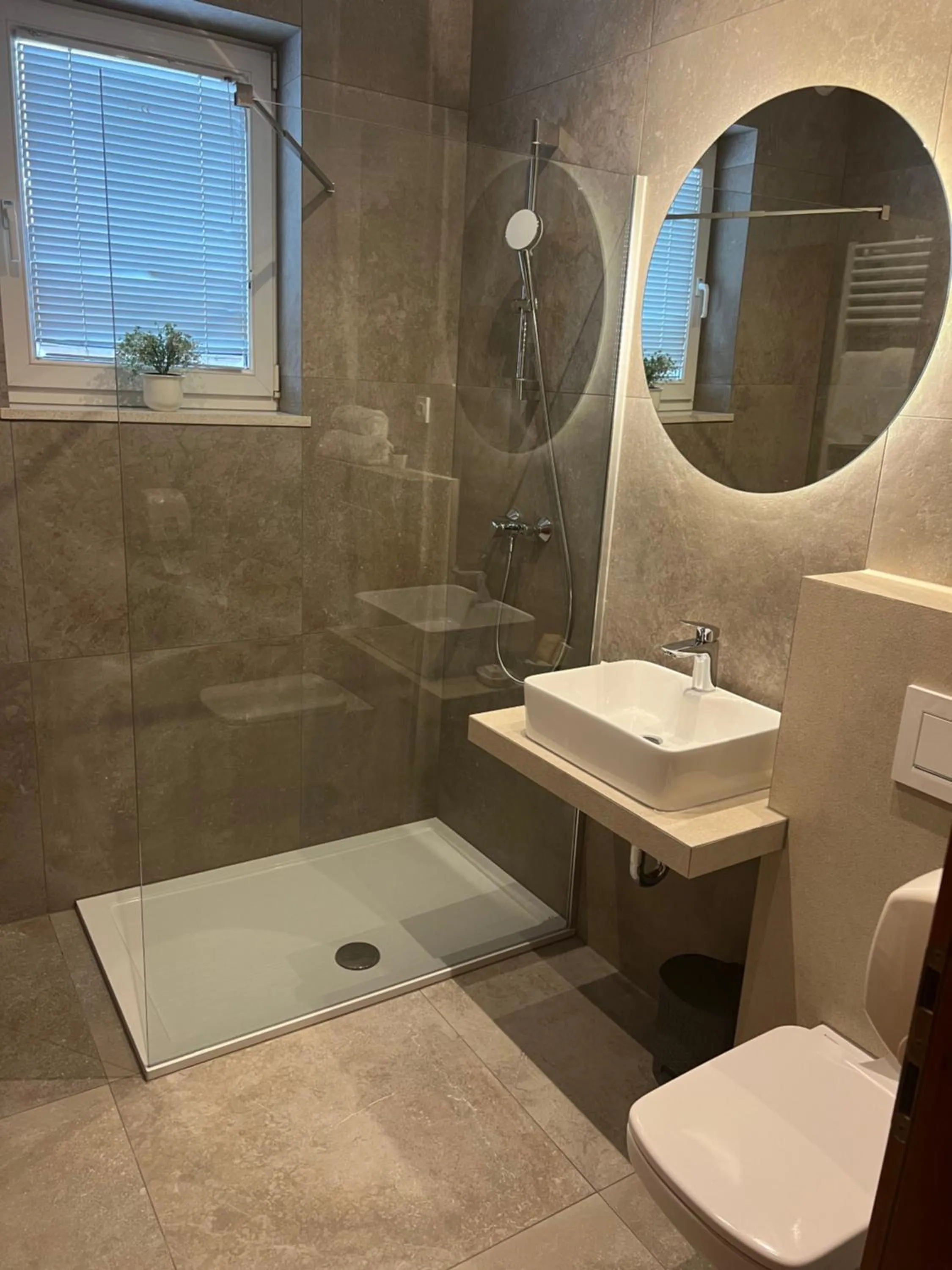 Shower in Hotel Bajt Maribor