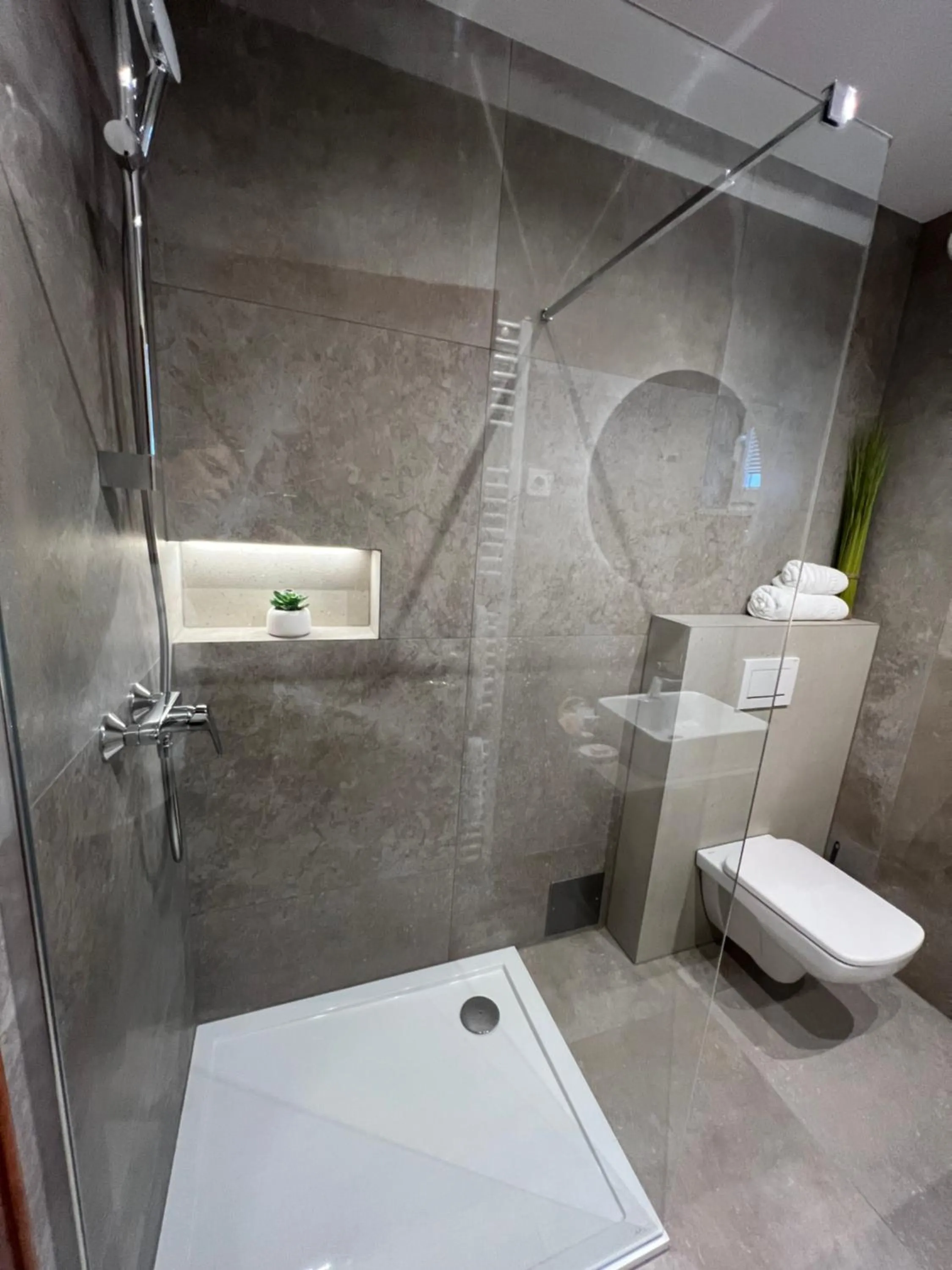 Shower in Hotel Bajt Maribor