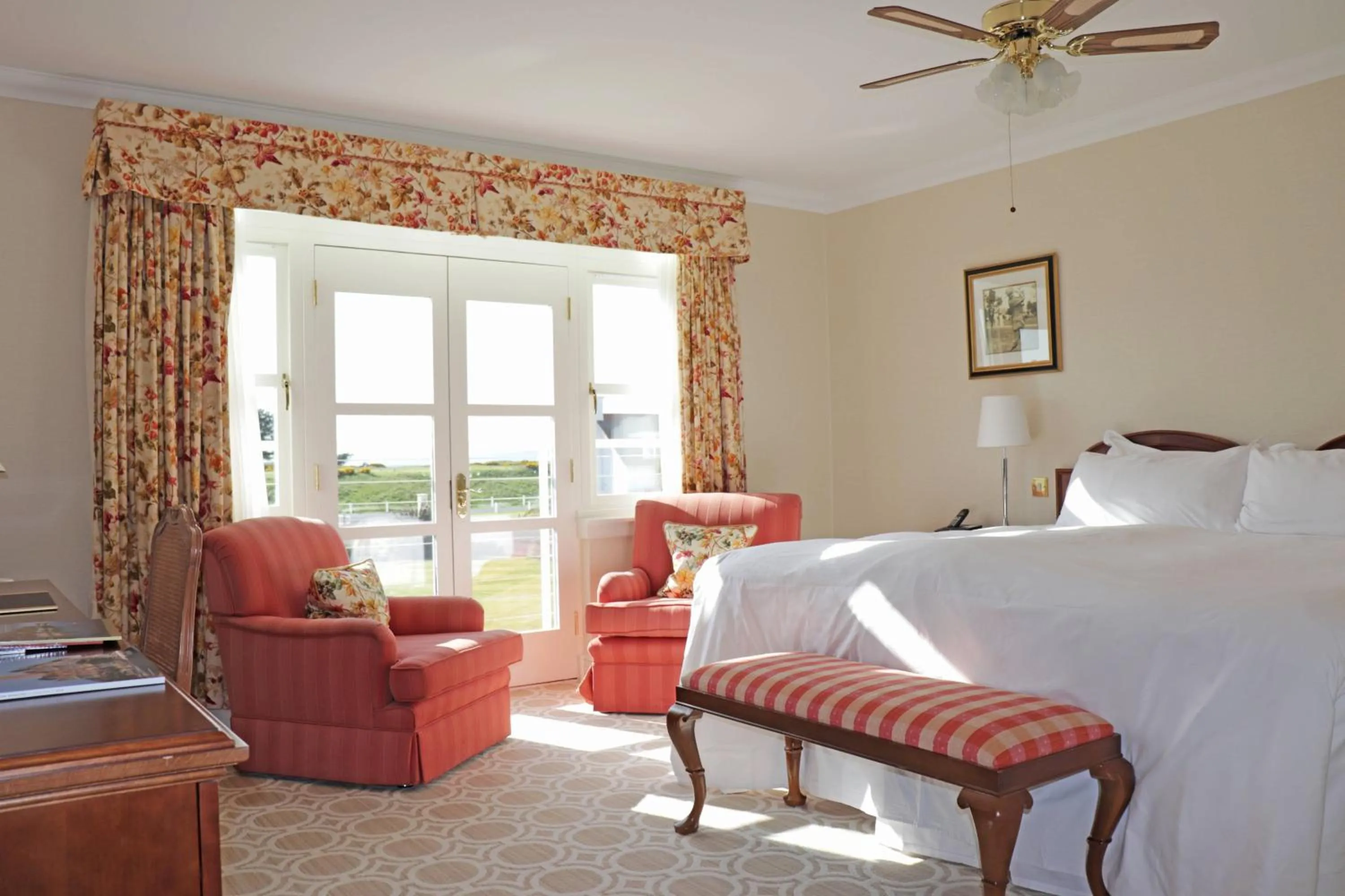 Photo of the whole room, Bed in Trump Turnberry