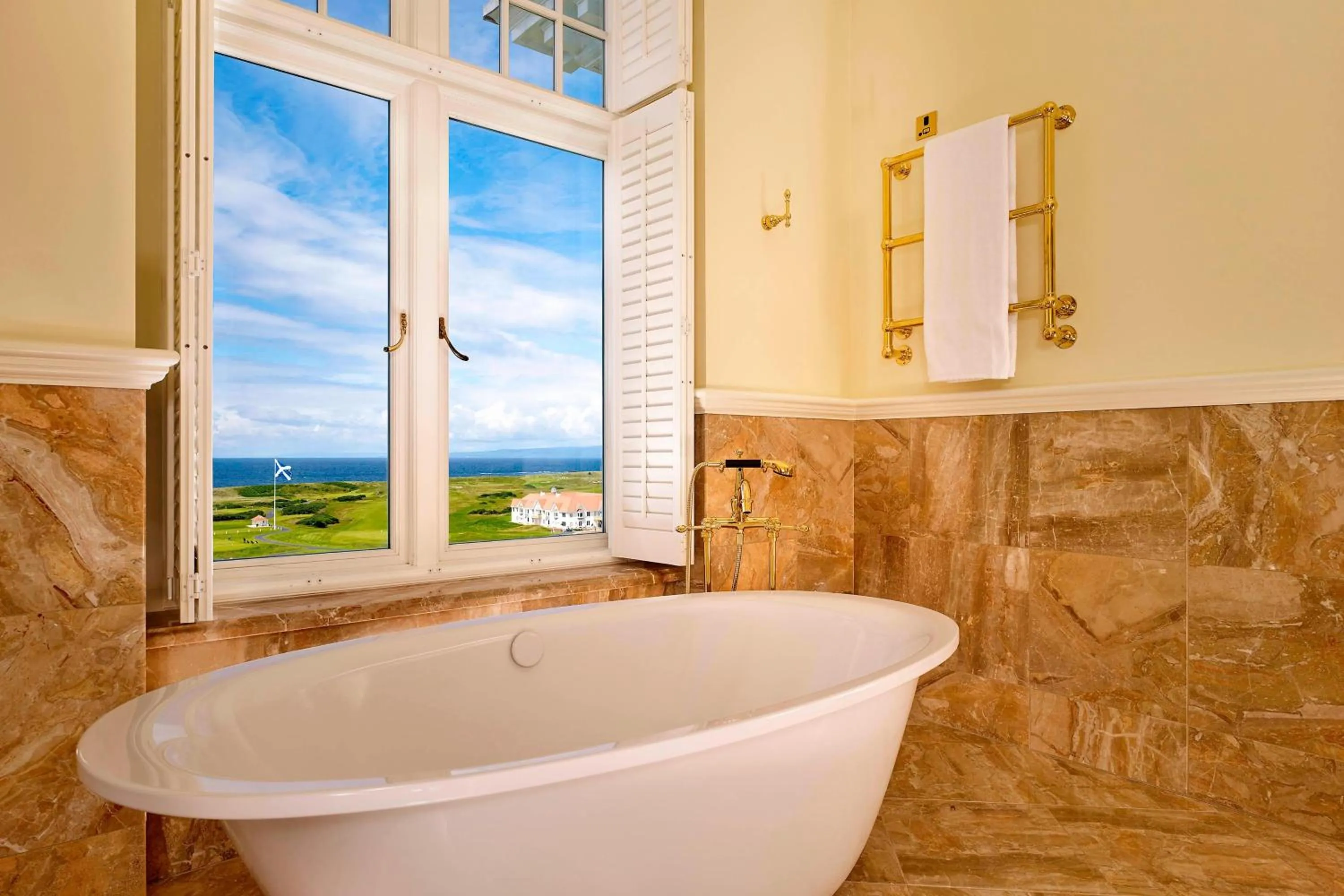 Photo of the whole room in Trump Turnberry