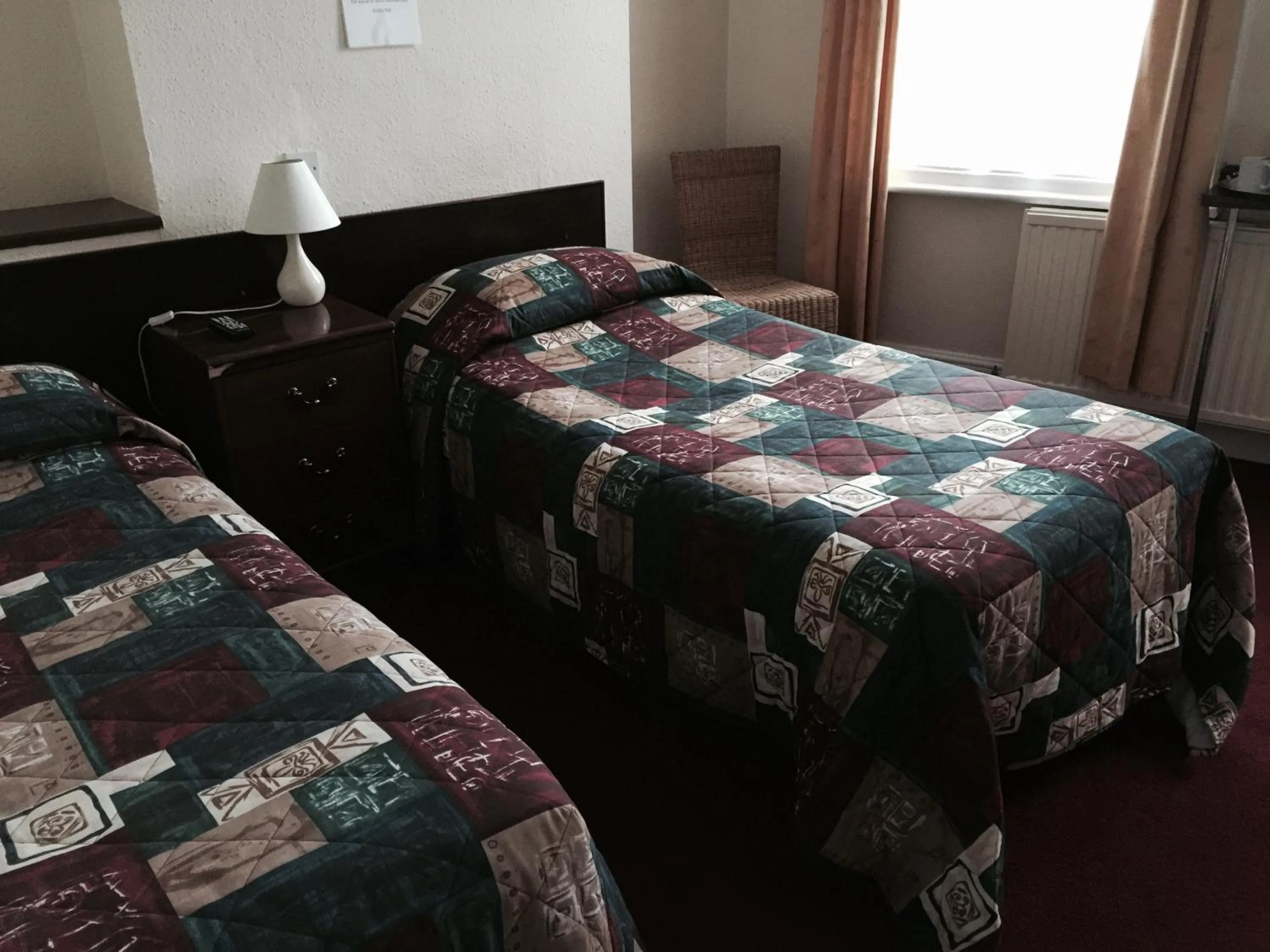 Photo of the whole room, Bed in The Bridge Inn