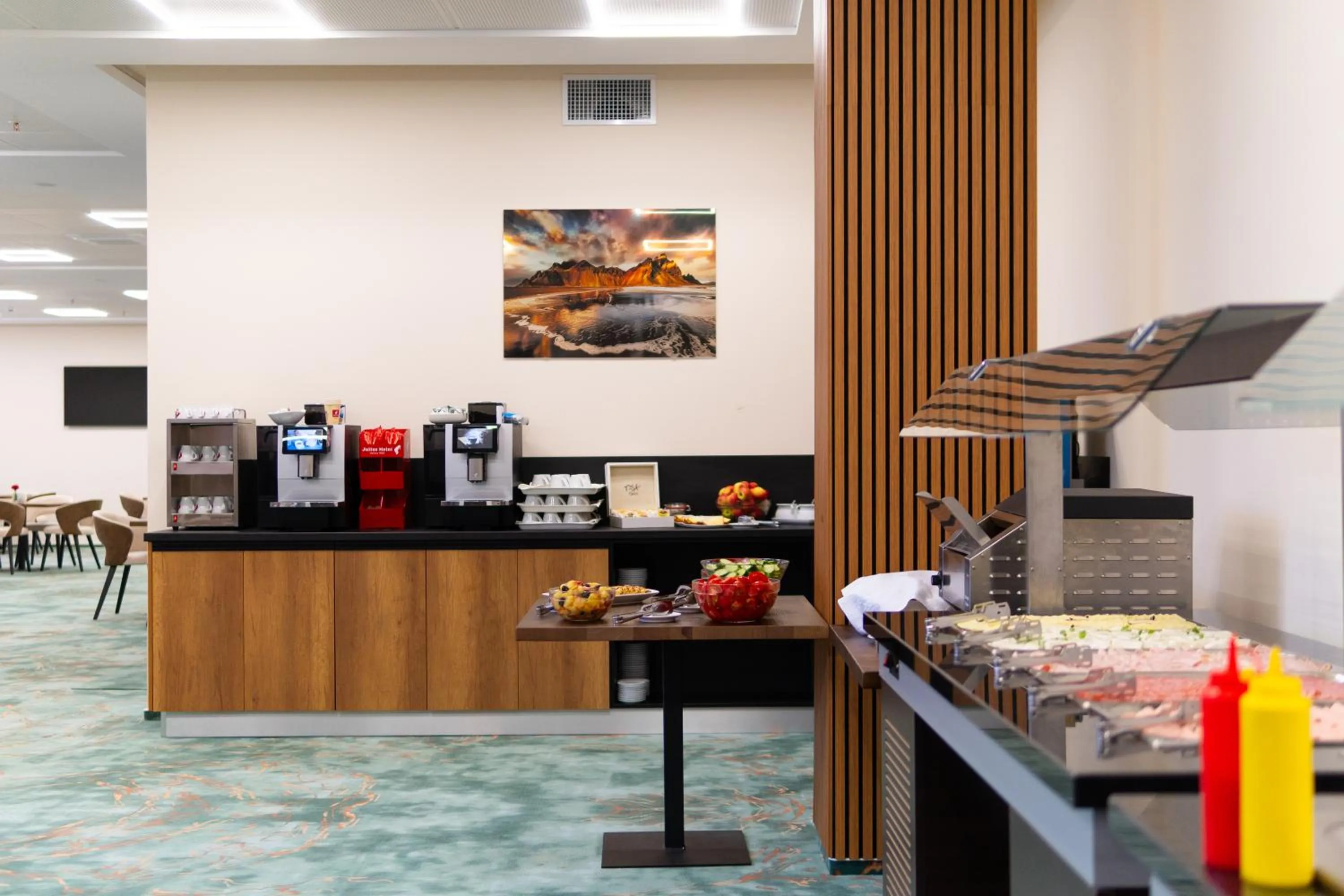 Breakfast in Hotel Cetate