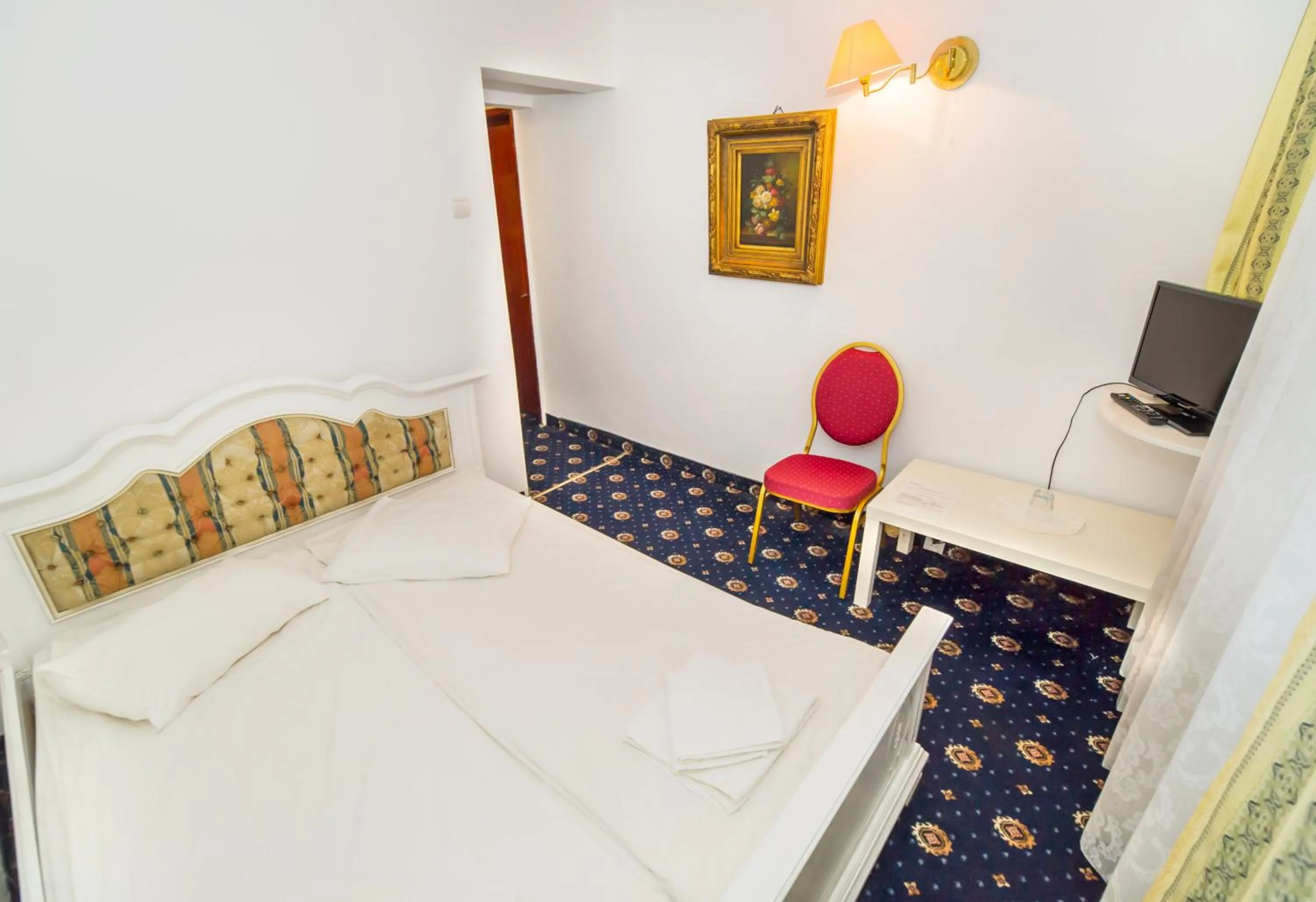 Bedroom, Bed in Hotel Cetate