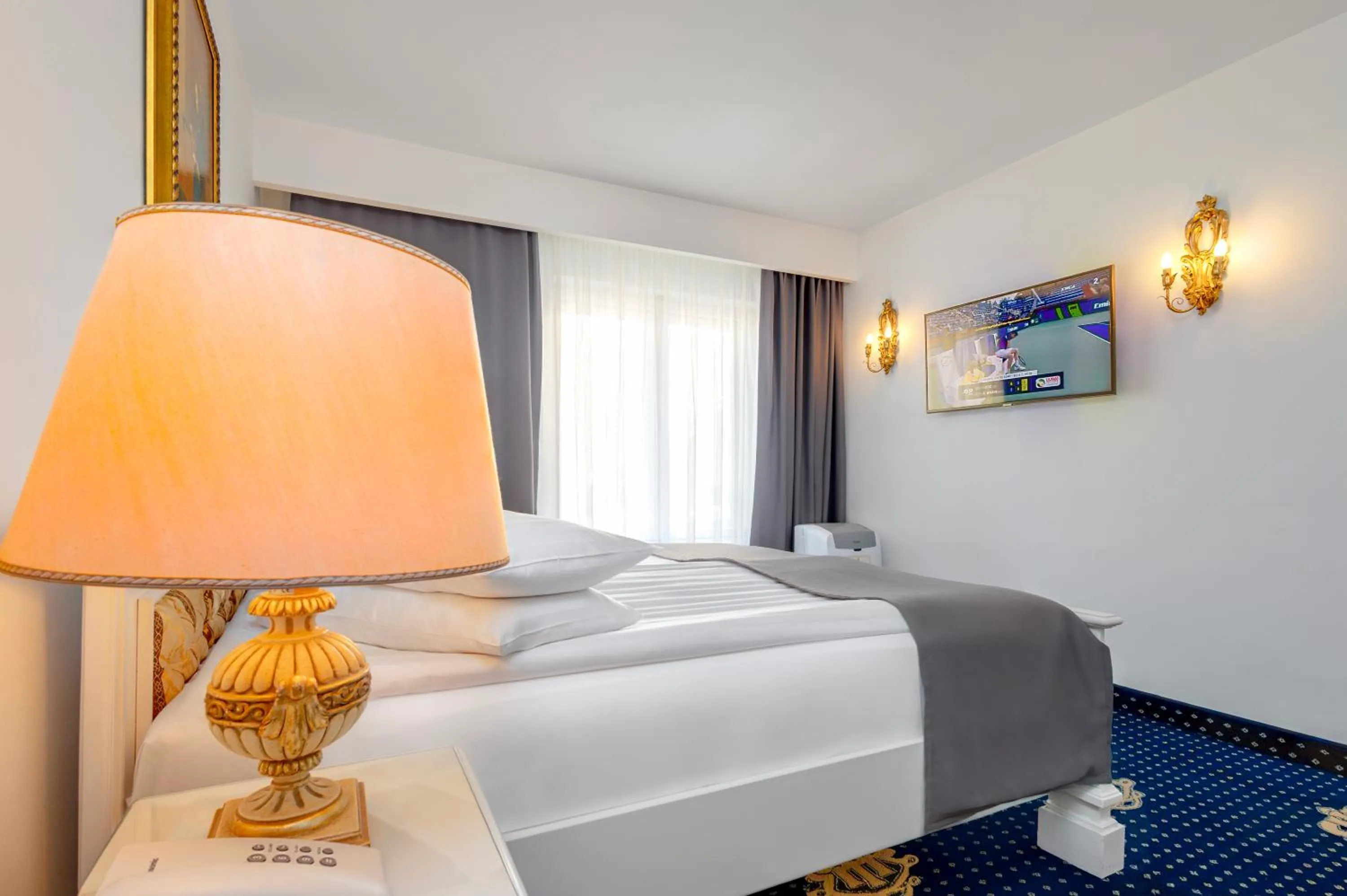 Bed in Hotel Imparatul Romanilor Hotel & SPA