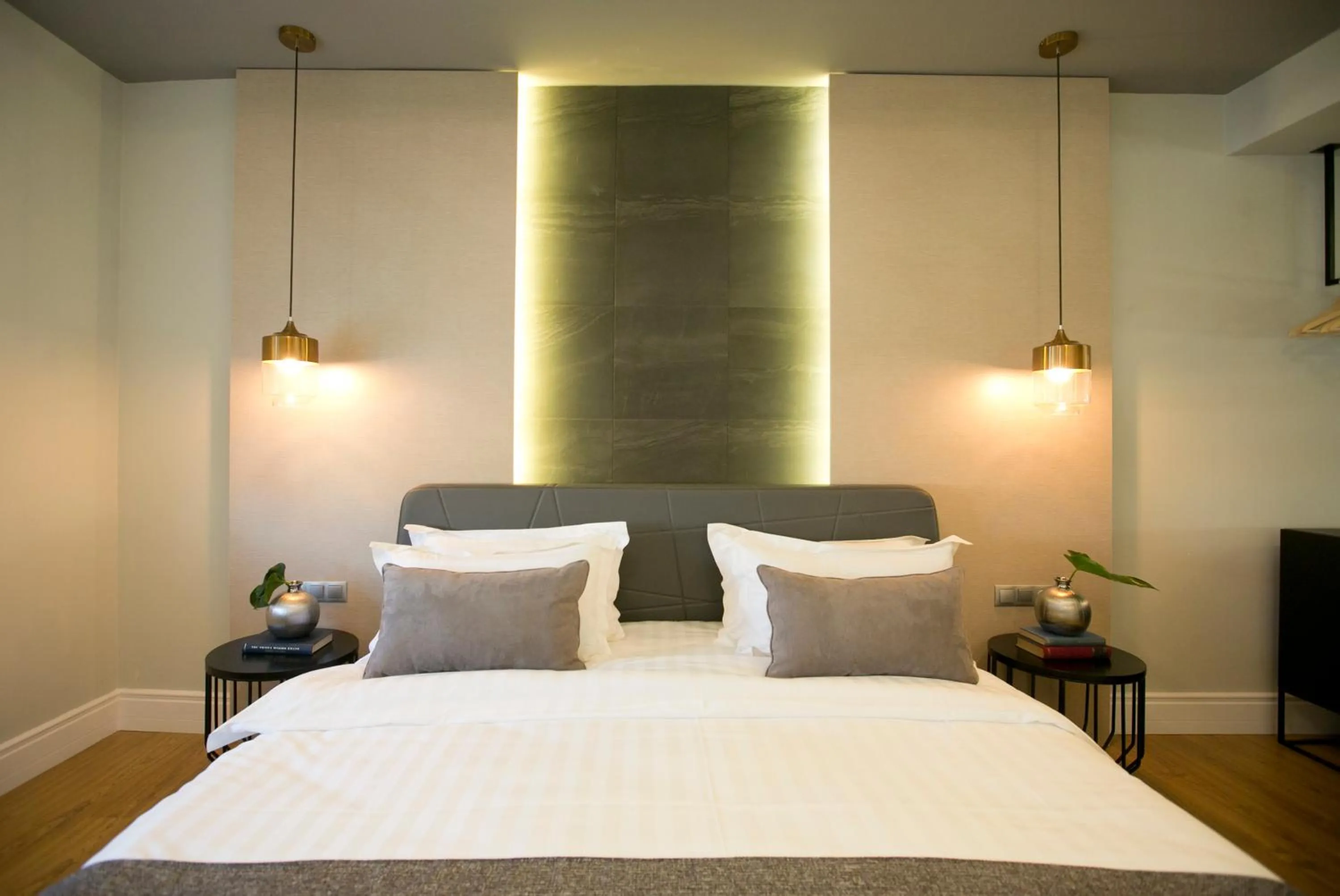 Bedroom, Bed in 47 Luxury Suites