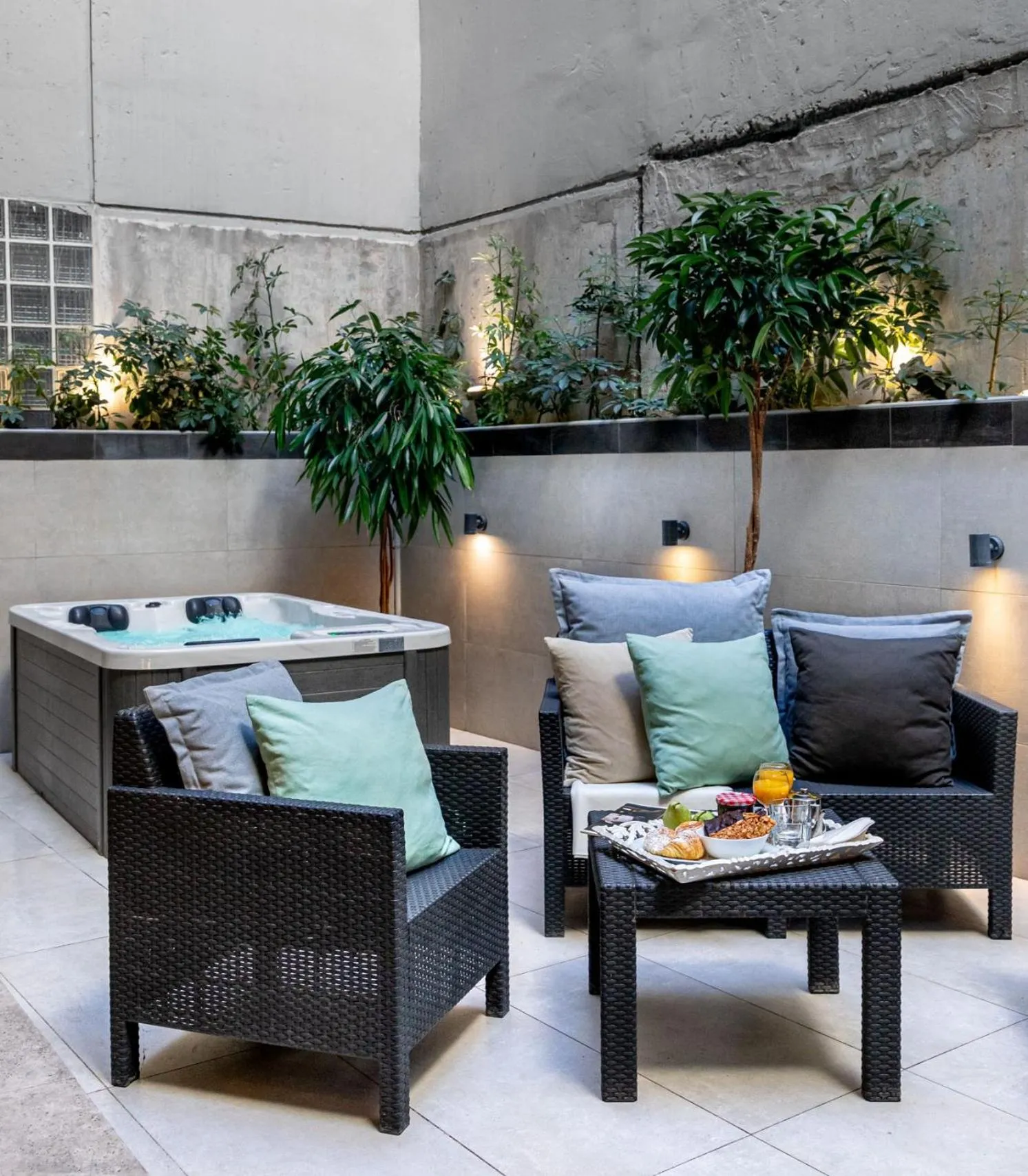 Hot Tub in 47 Luxury Suites