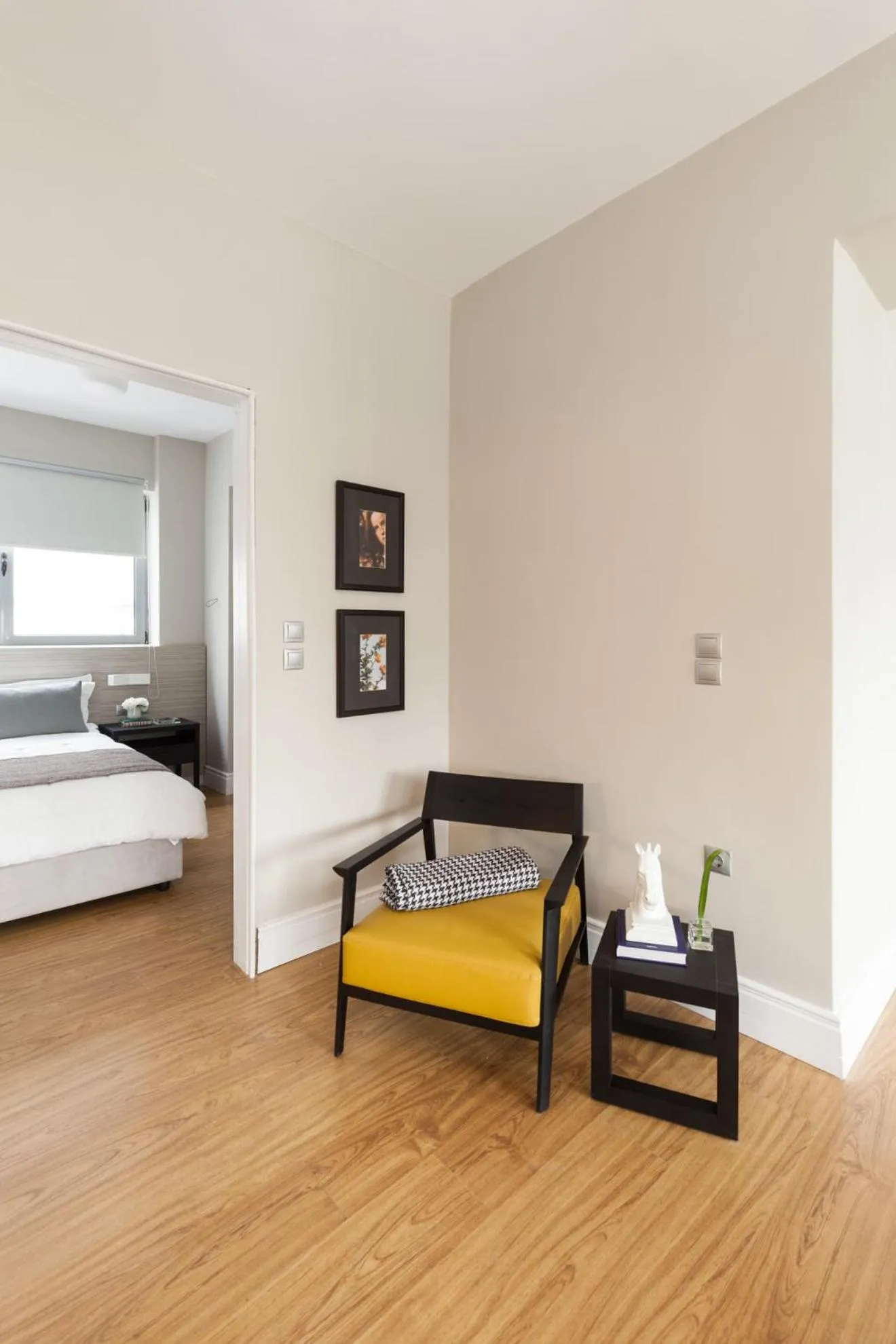 Dining area, Bed in 47 Luxury Suites