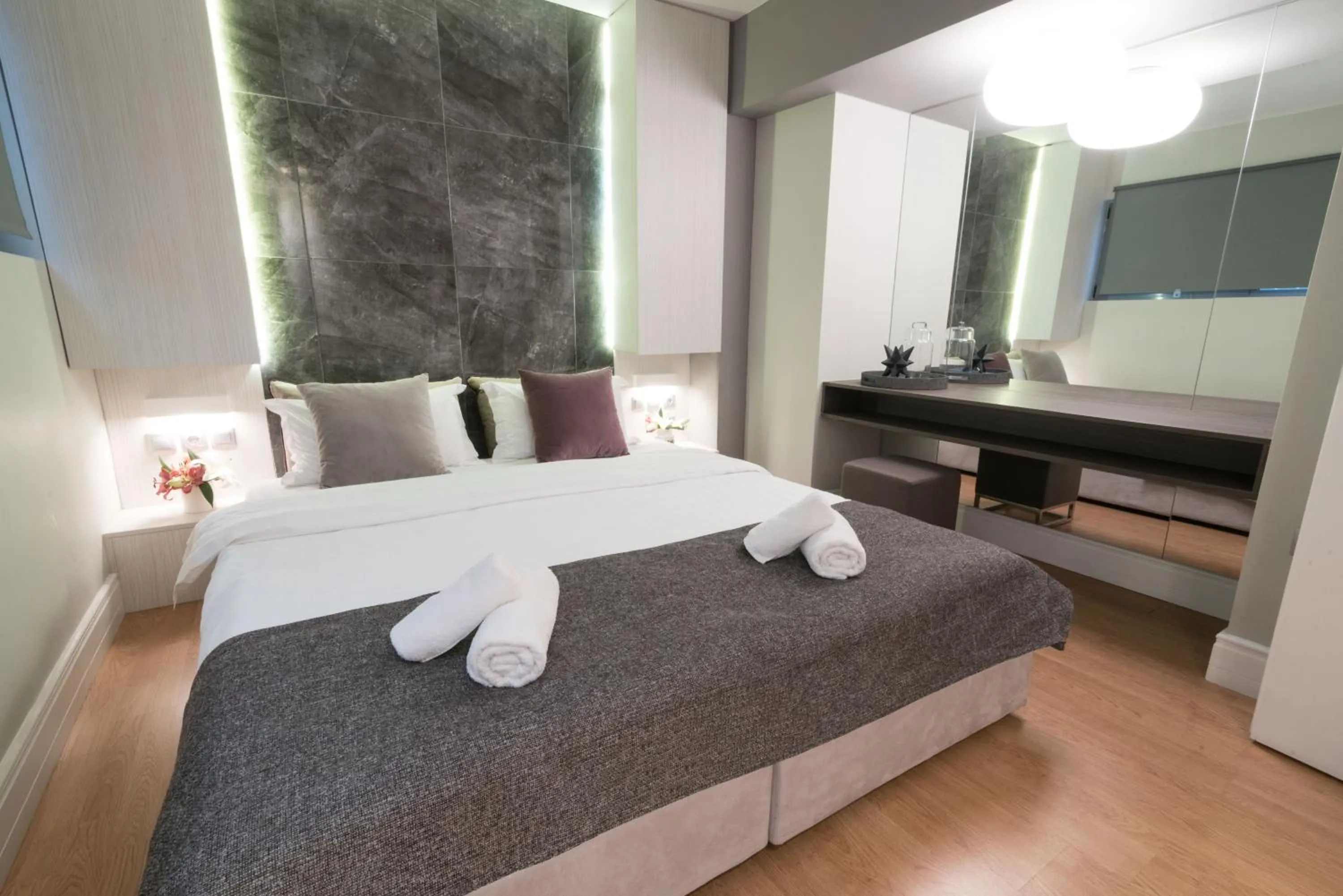 Photo of the whole room, Bed in 47 Luxury Suites