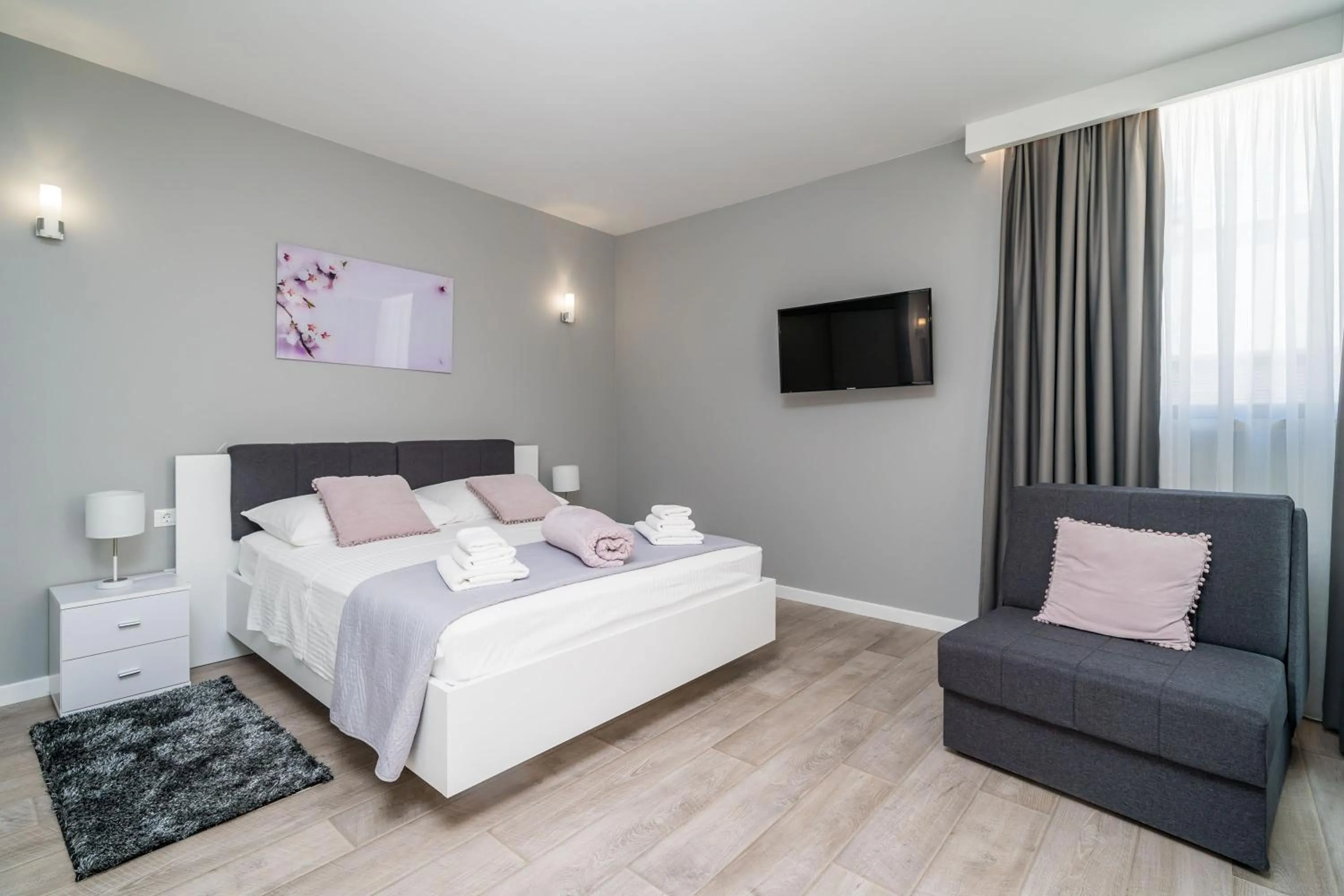 Bedroom, Bed in Apartments ZoomZoom