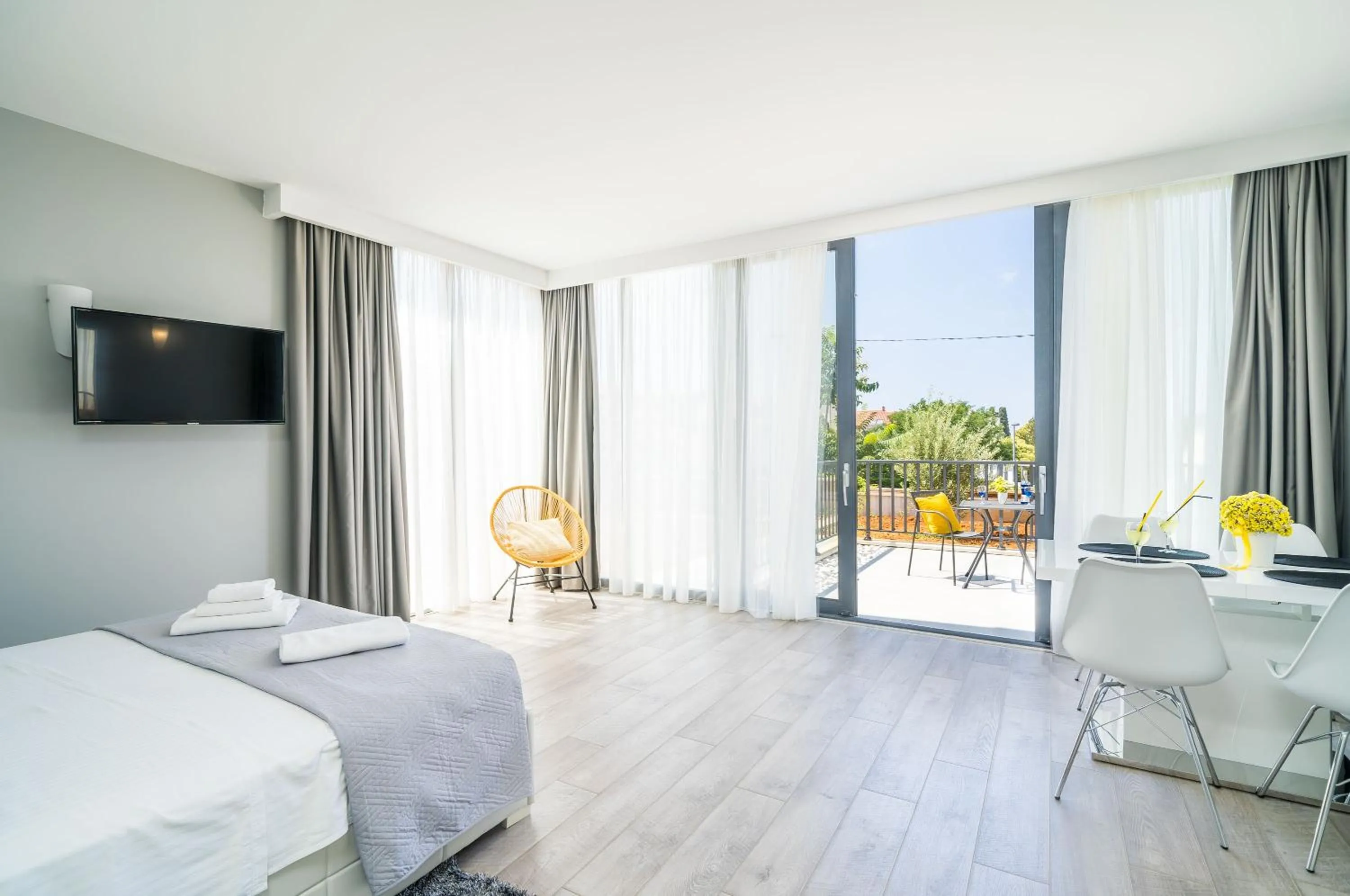 Kitchen or kitchenette, Bed in Apartments ZoomZoom