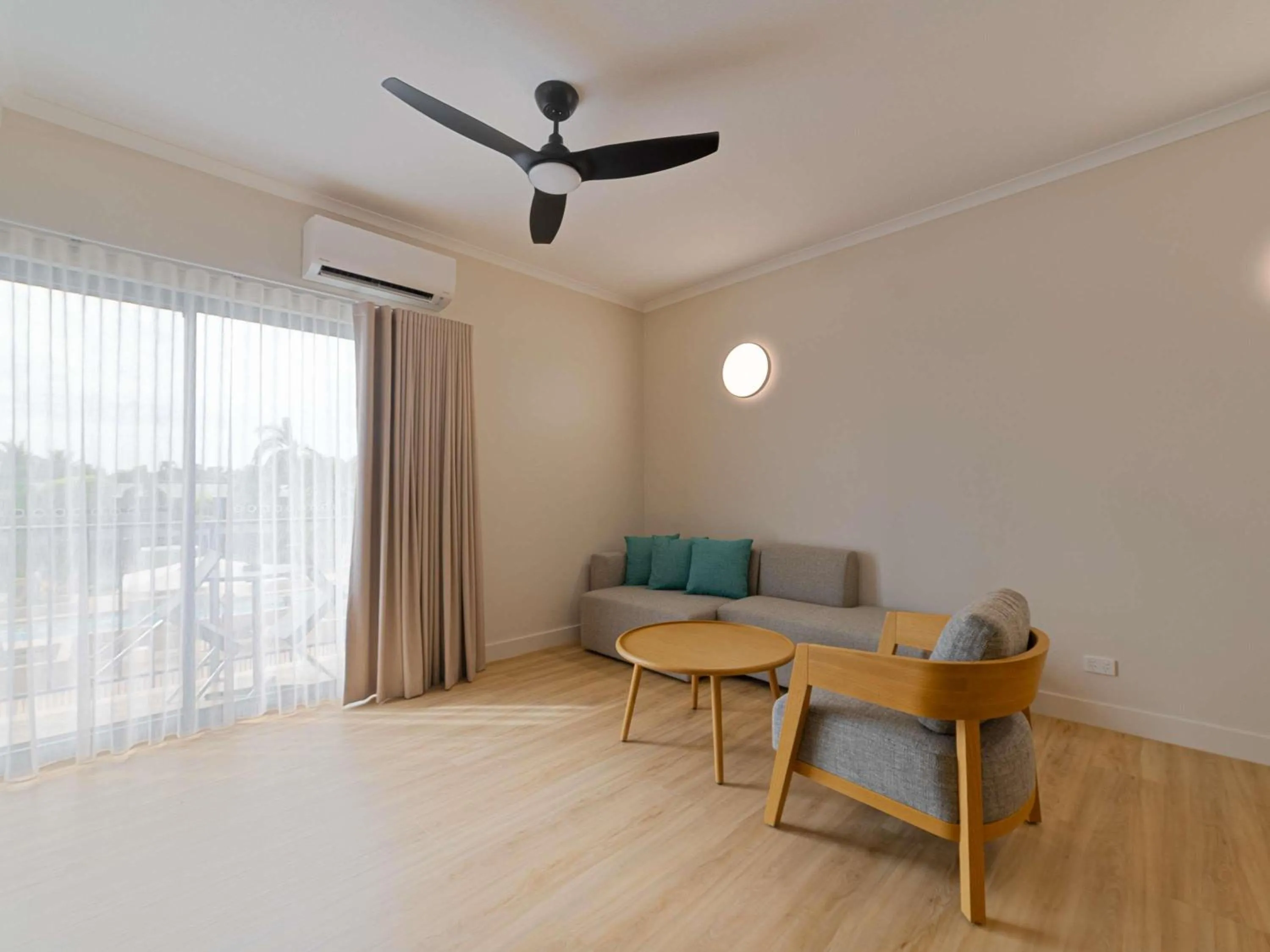 Bedroom in Novotel Darwin Airport