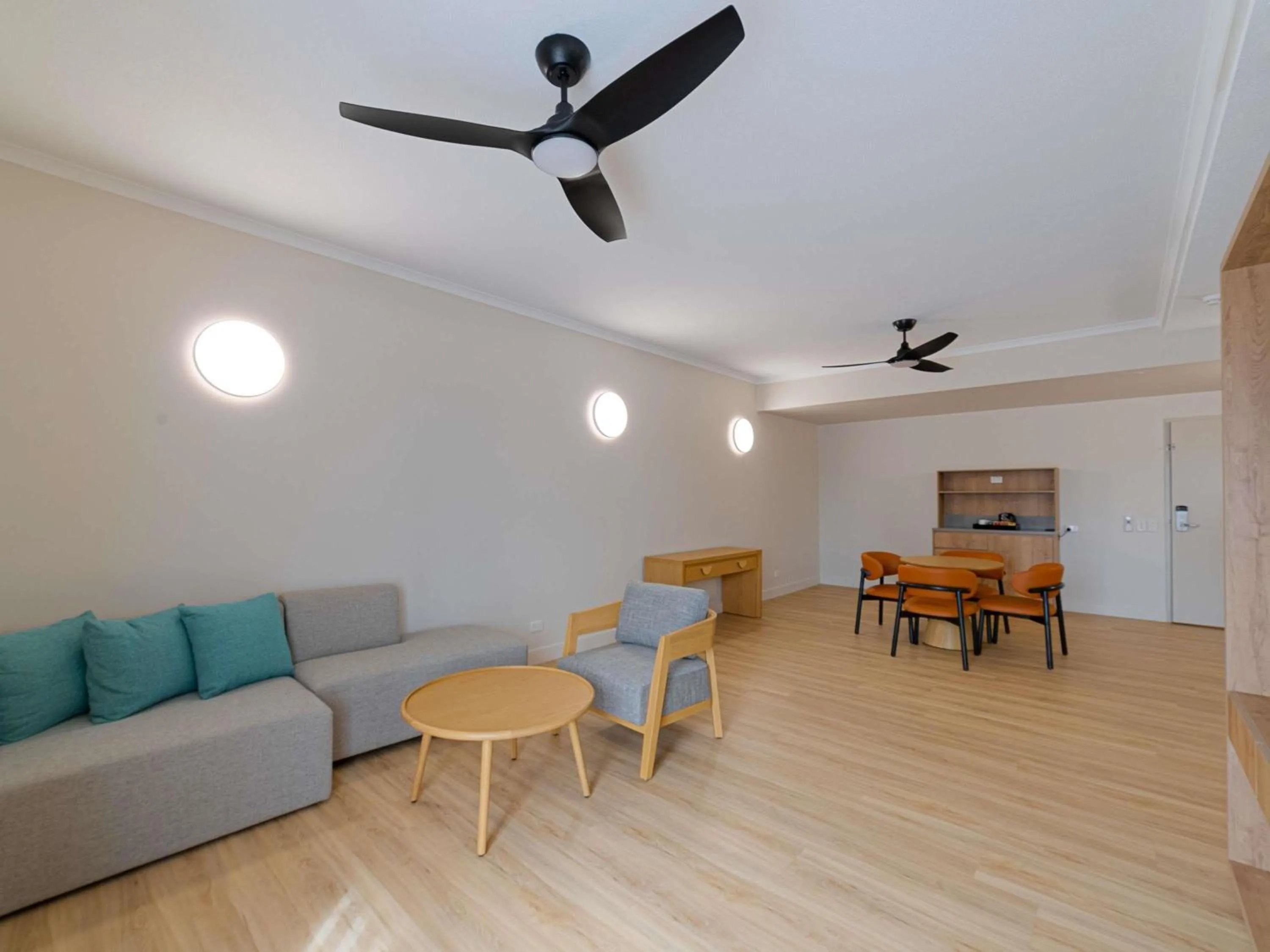 Bedroom in Novotel Darwin Airport