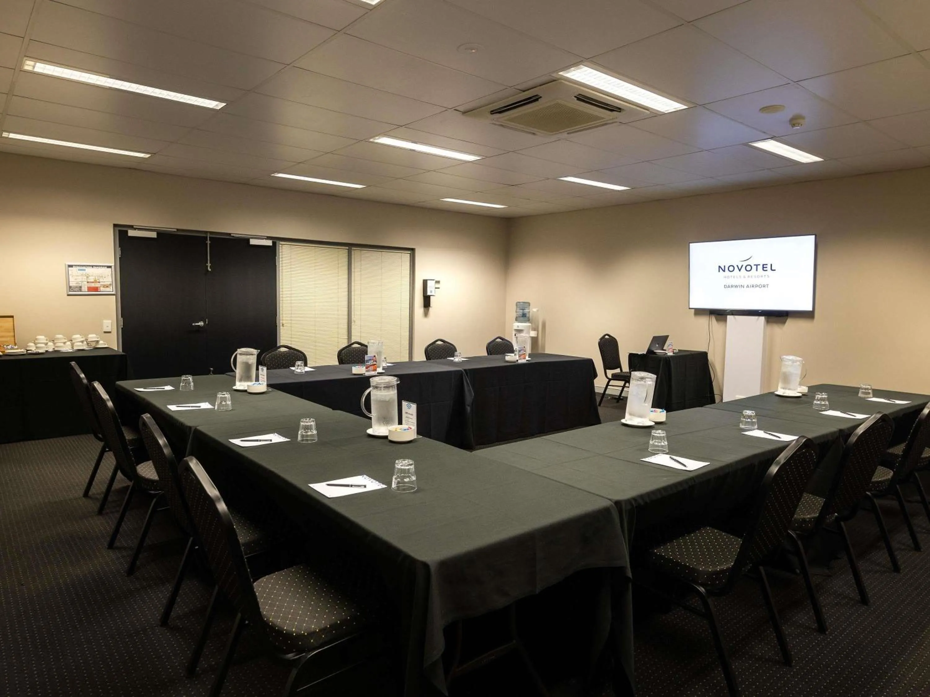 Meeting/conference room in Novotel Darwin Airport