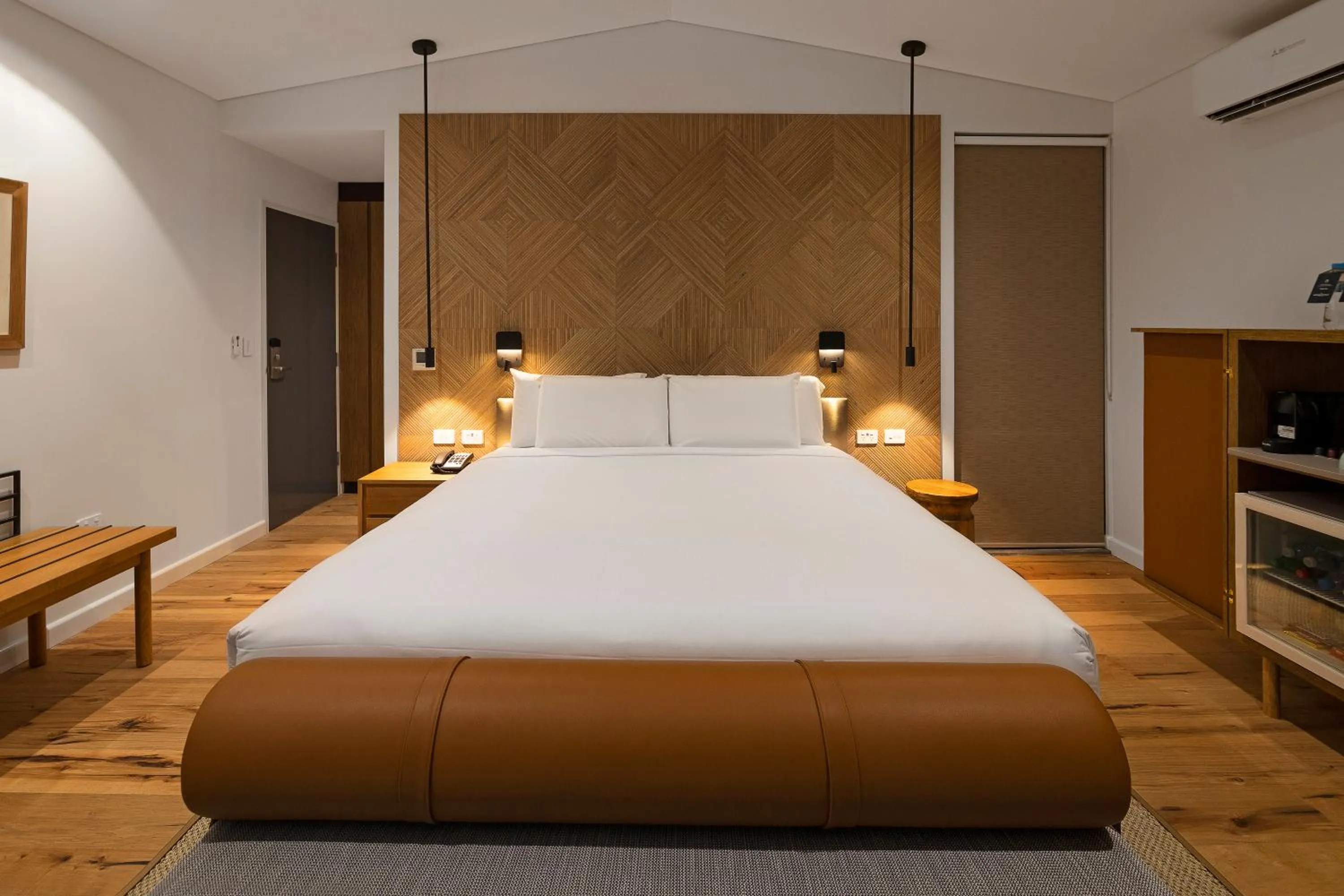 Bed in Mercure Darwin Airport Resort