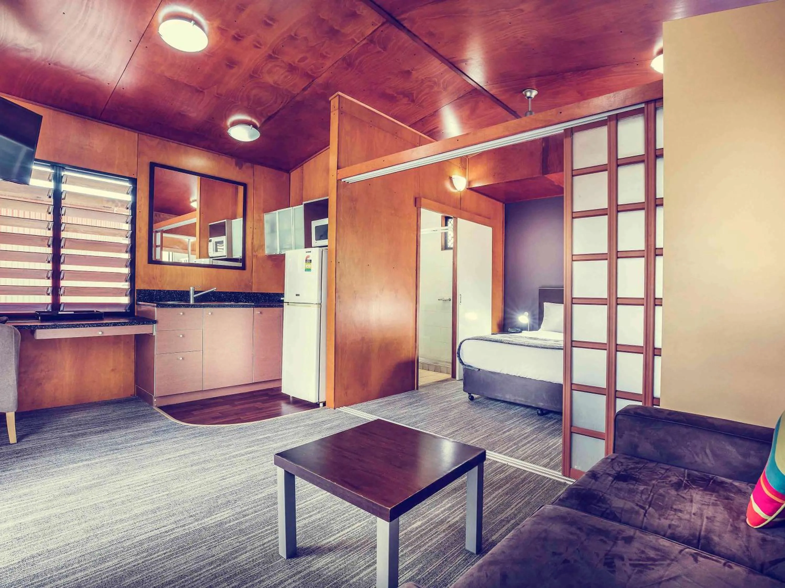 Bungalow with Queen Bed in Mercure Darwin Airport Resort