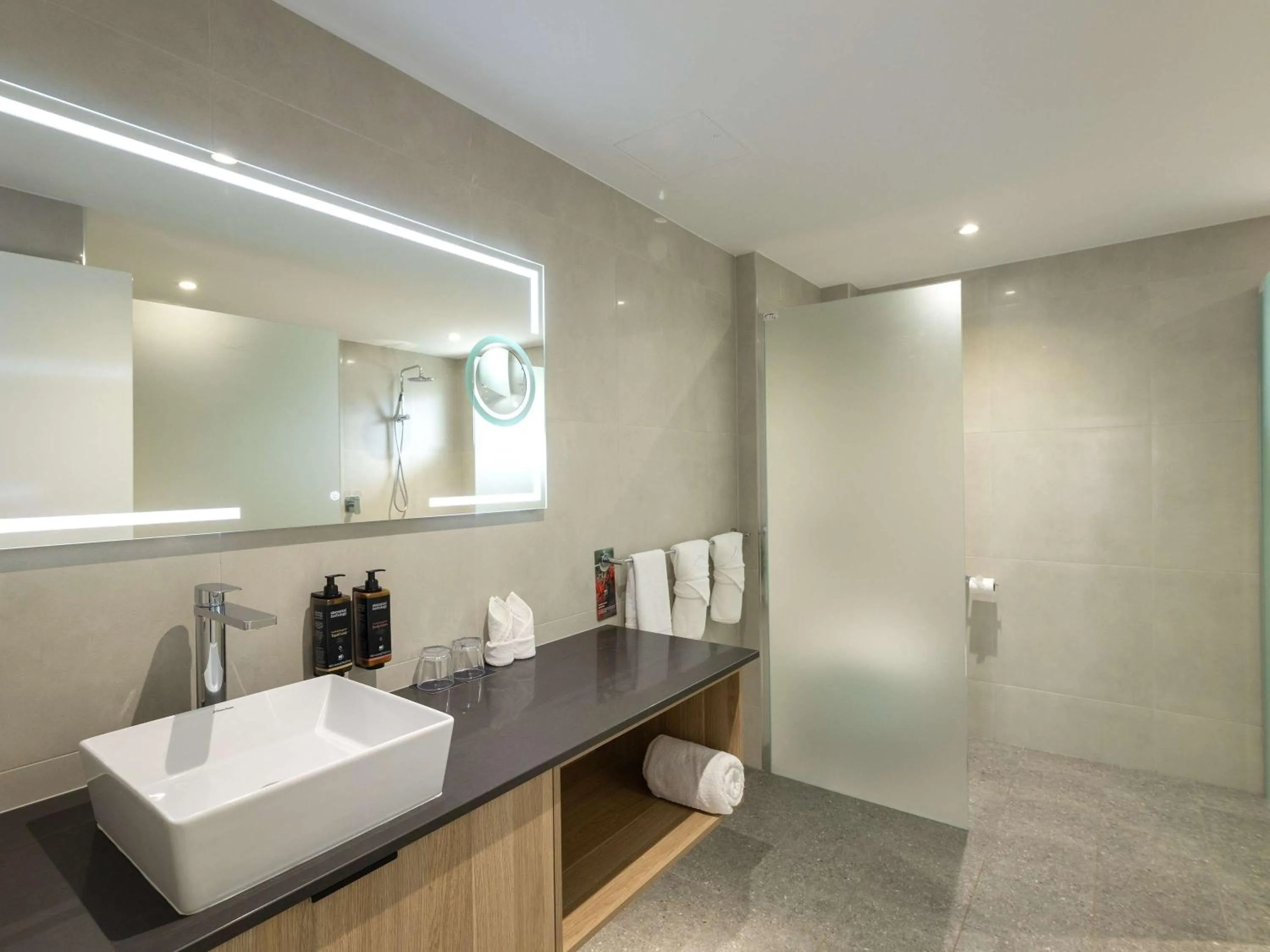 Bathroom in Mercure Darwin Airport Resort