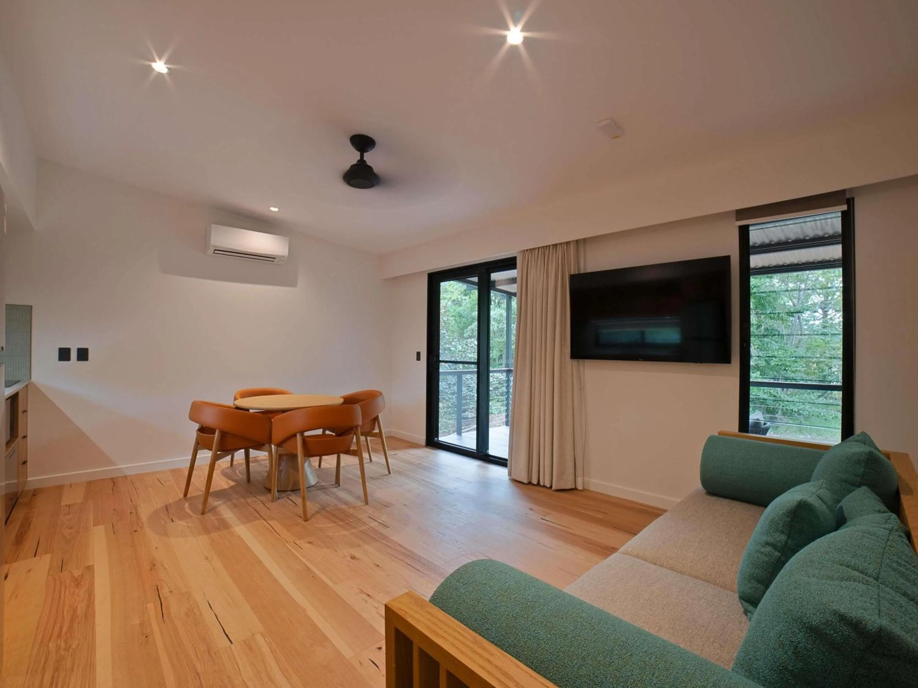 Bedroom in Mercure Darwin Airport Resort