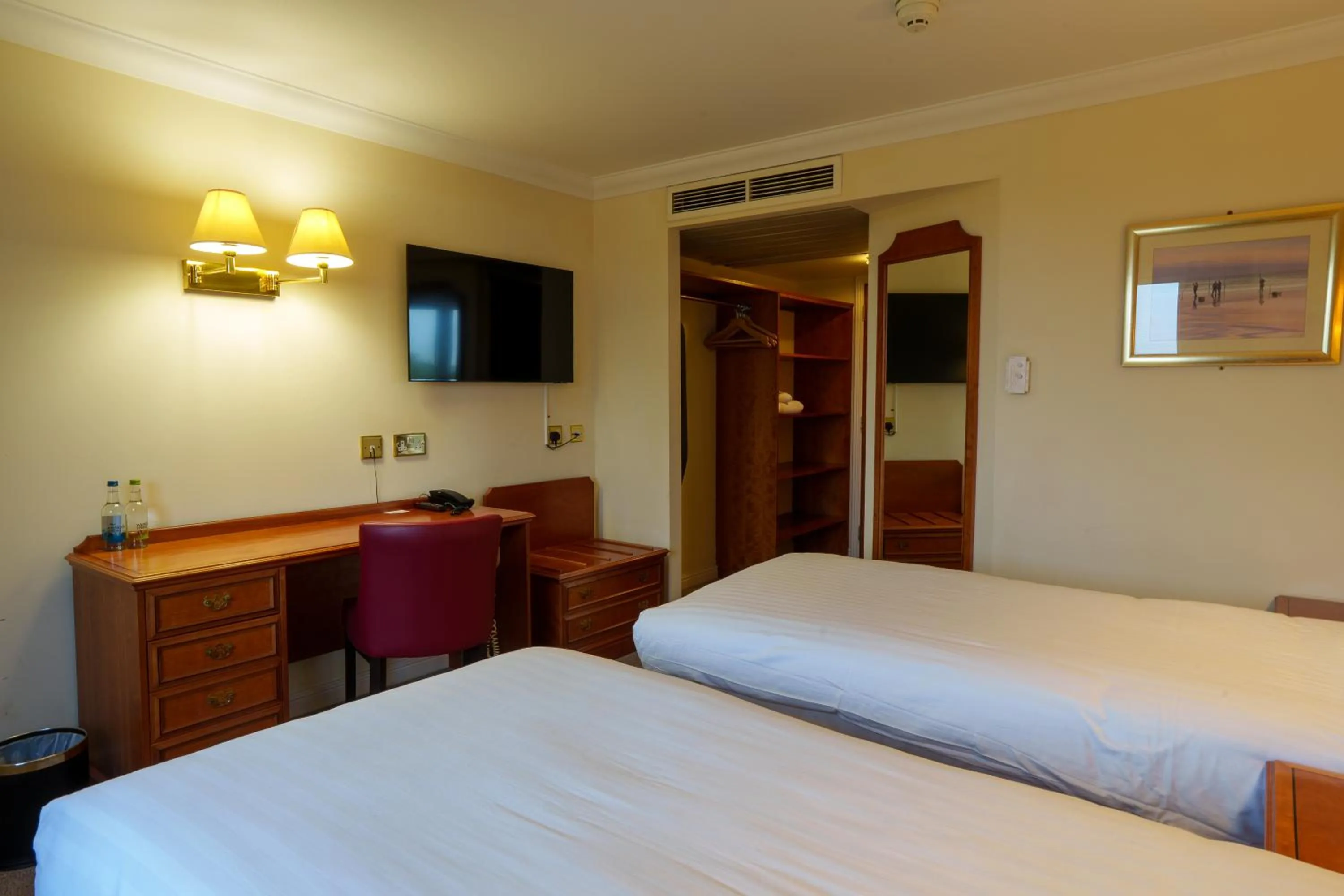 Bedroom, Bed in Arden Hotel And Leisure Club