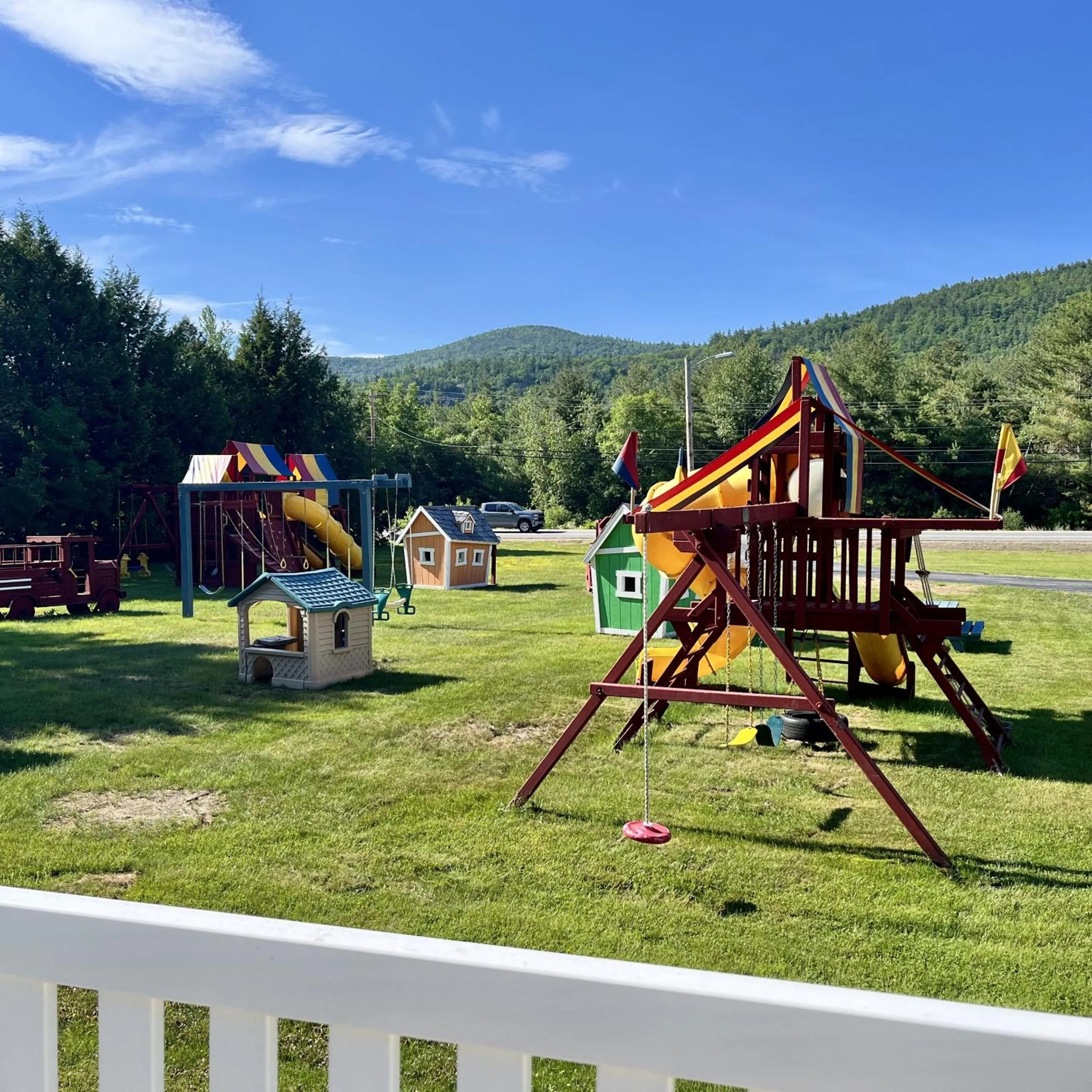 Property building in North Colony Motel and Cottages