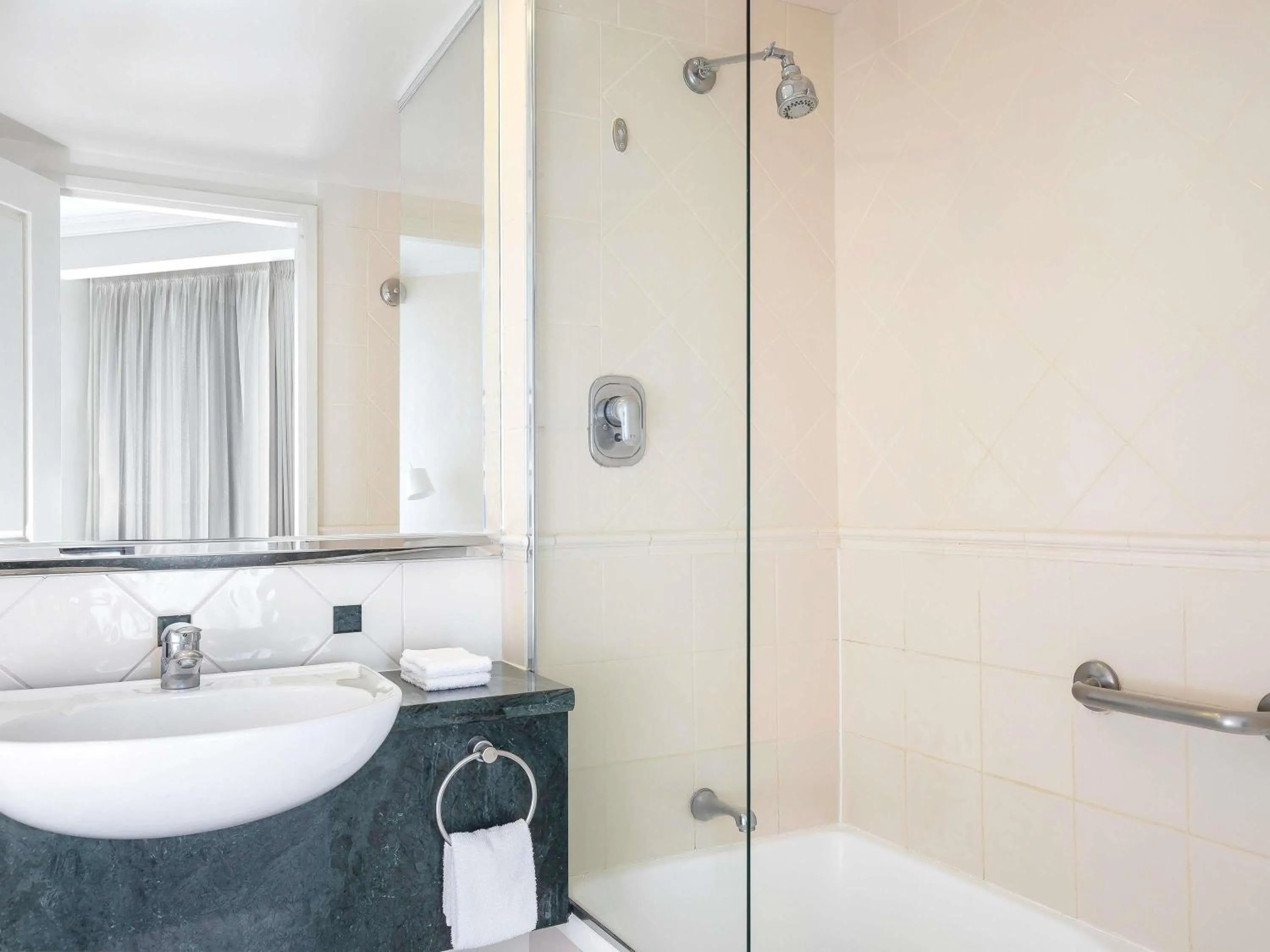 Bedroom in Mantra Legends Hotel