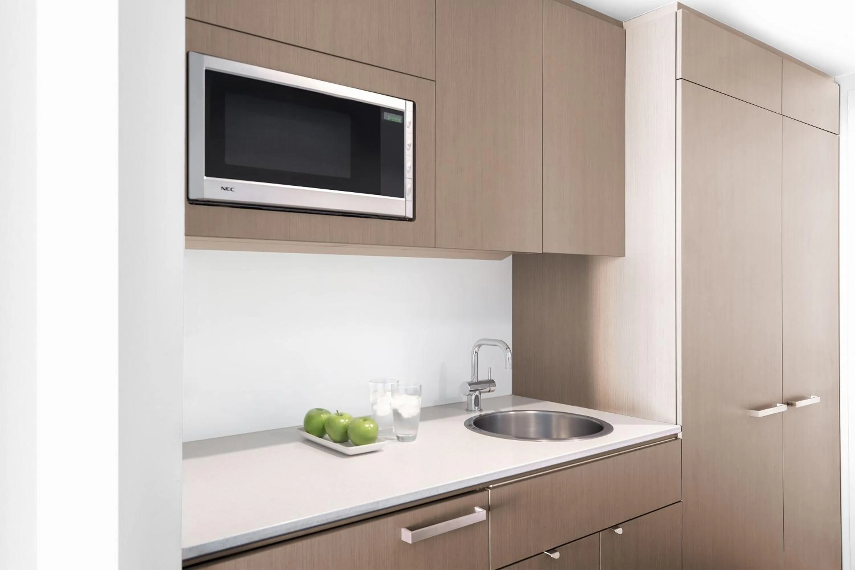 Kitchen or kitchenette in Mantra South Bank Brisbane