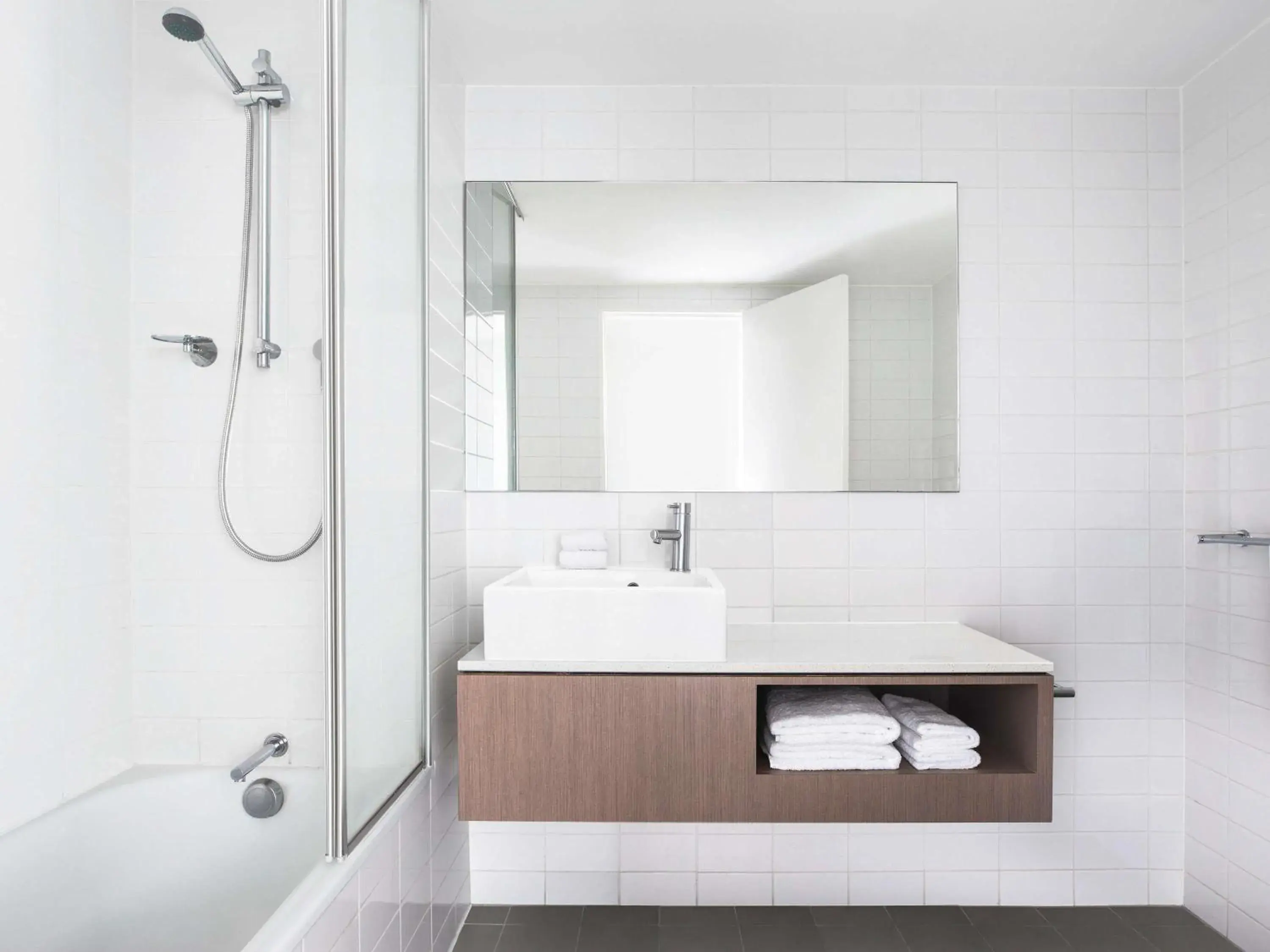 One-Bedroom with City View in Mantra South Bank Brisbane One-Bedroom with City View in Mantra South Bank Brisbane