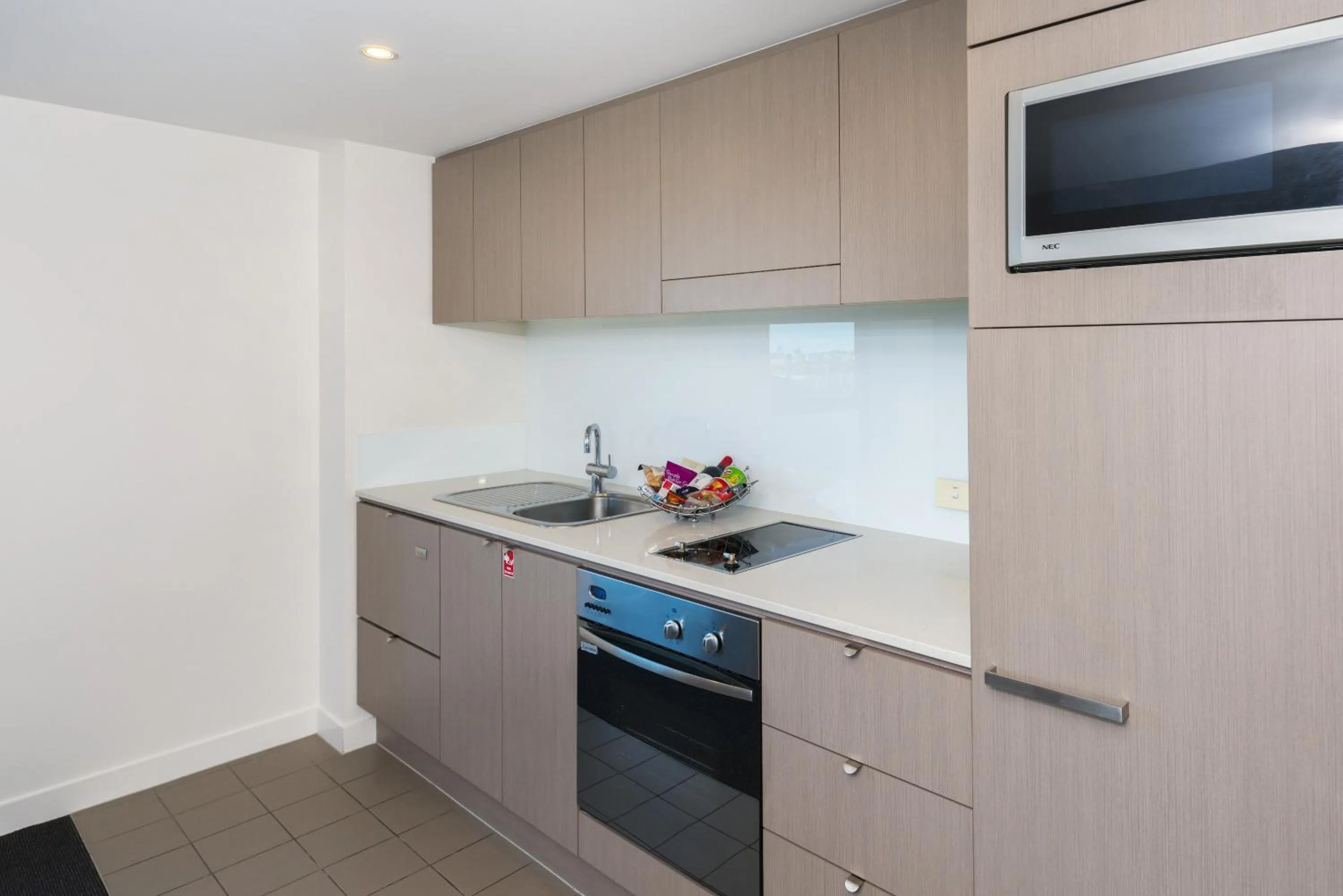 Kitchen or kitchenette in Mantra South Bank Brisbane