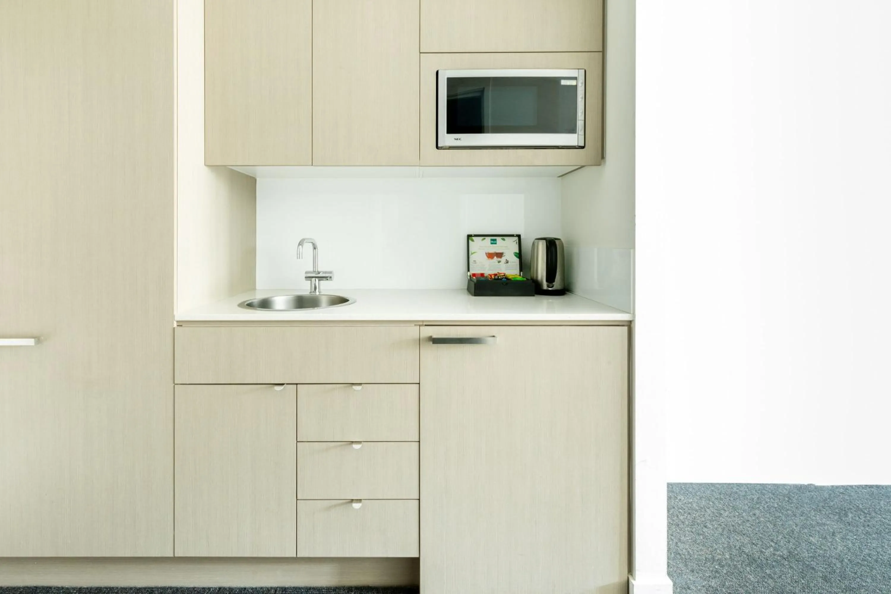 Kitchen or kitchenette in Mantra South Bank Brisbane