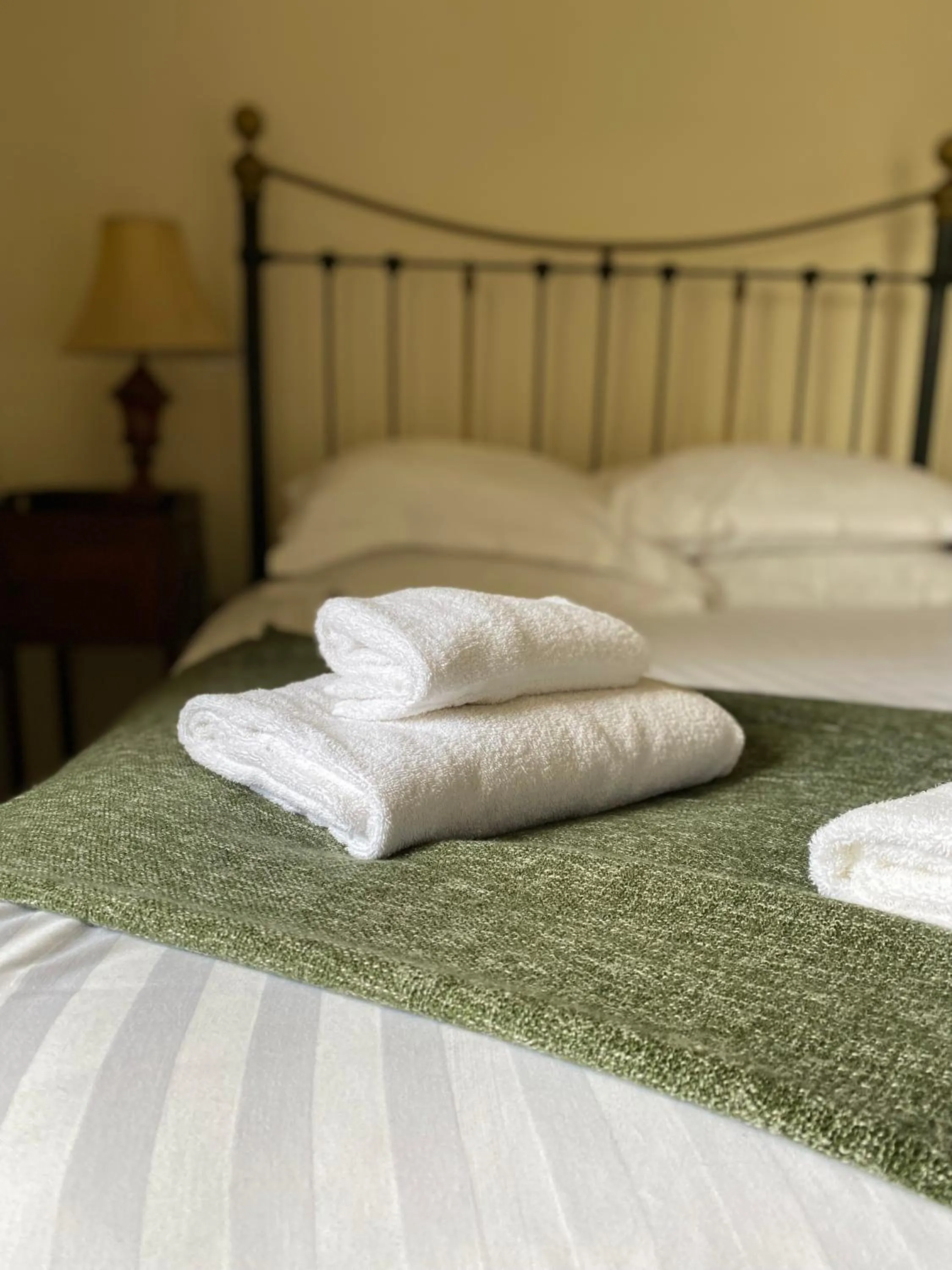 Bedroom, Bed in Derby Arms Witherslack