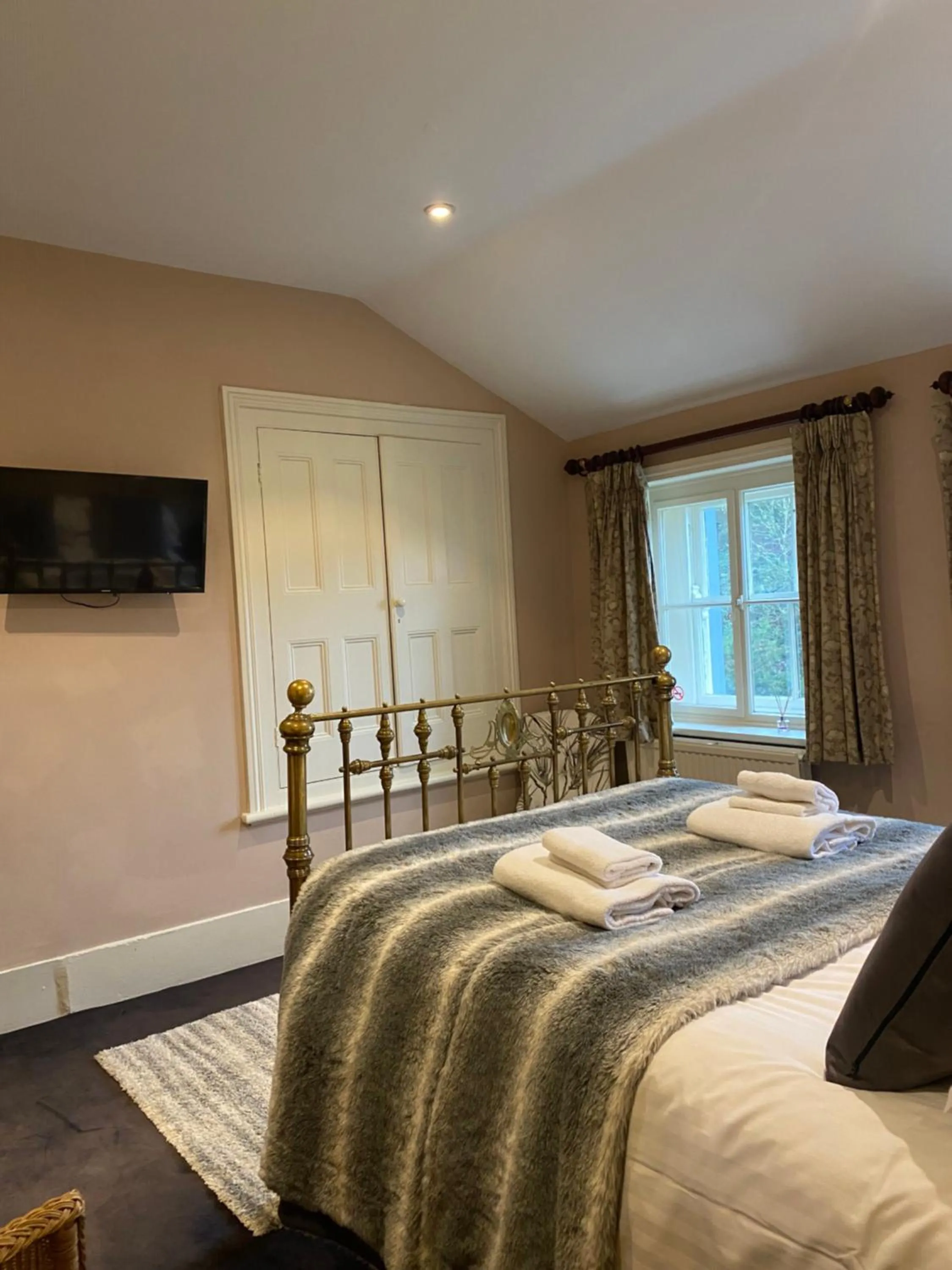 TV and multimedia, Bed in Derby Arms Witherslack