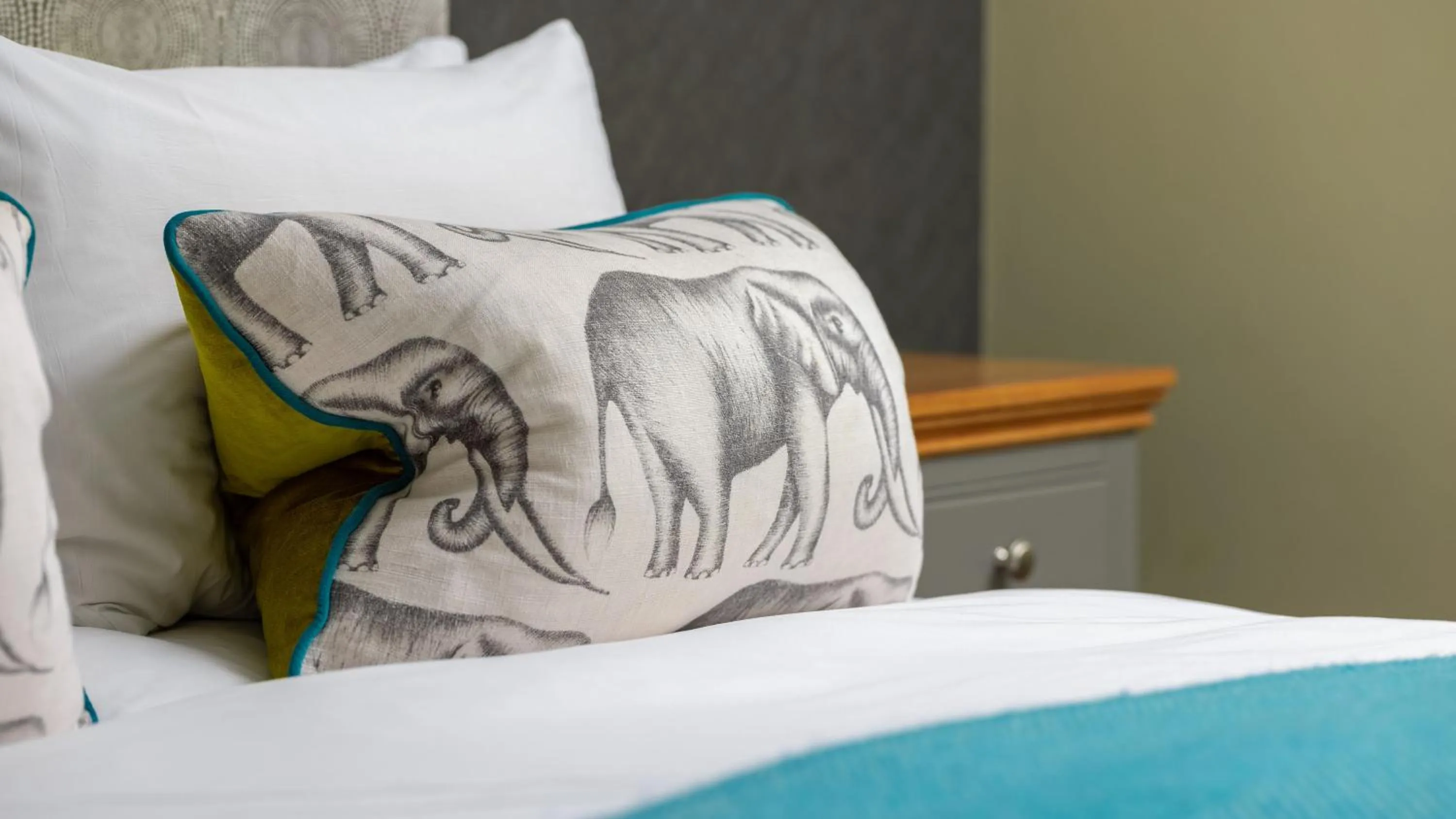 Bed in Ennios Boutique Hotel