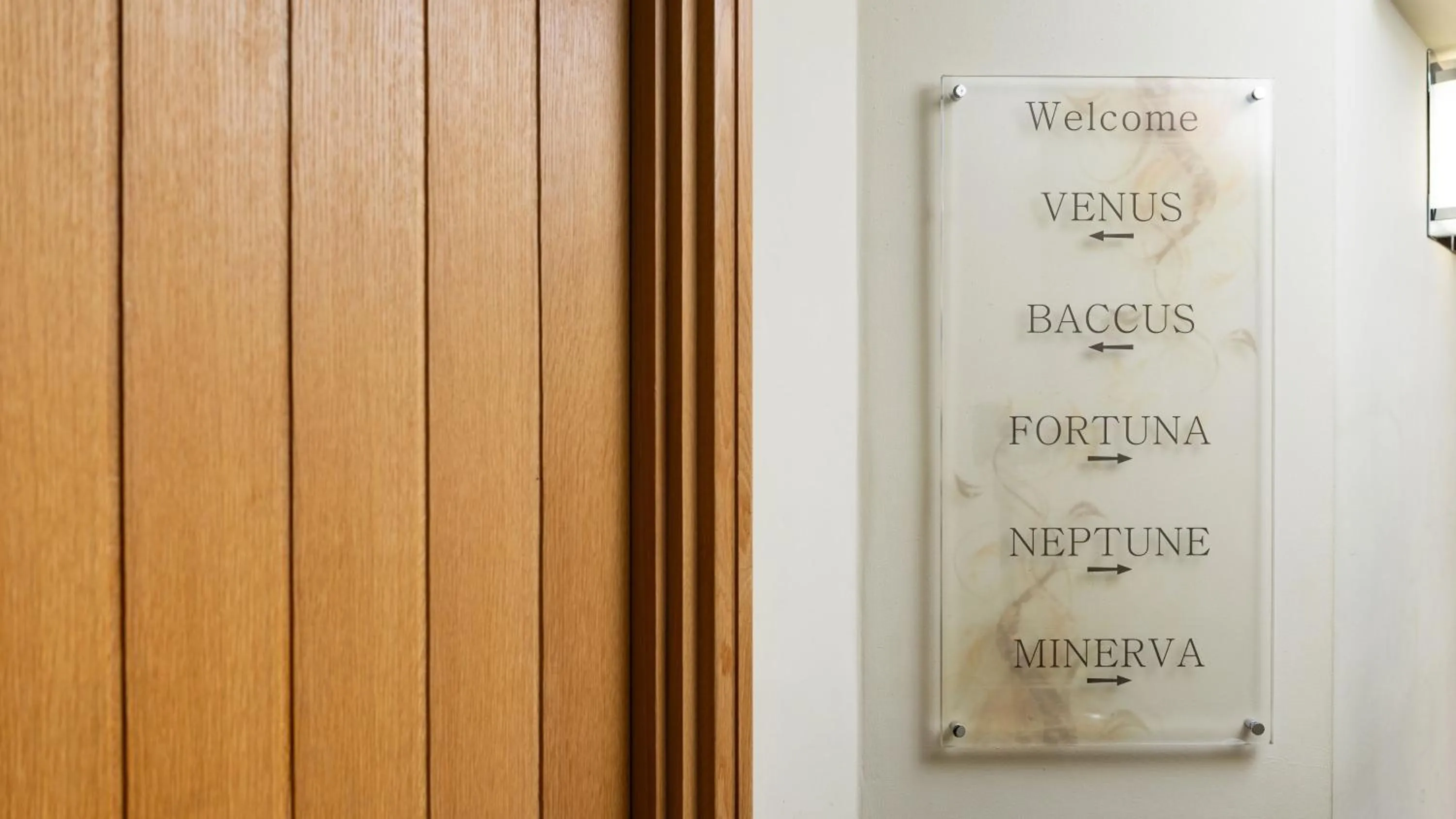 Text overlay in Ennios Boutique Hotel