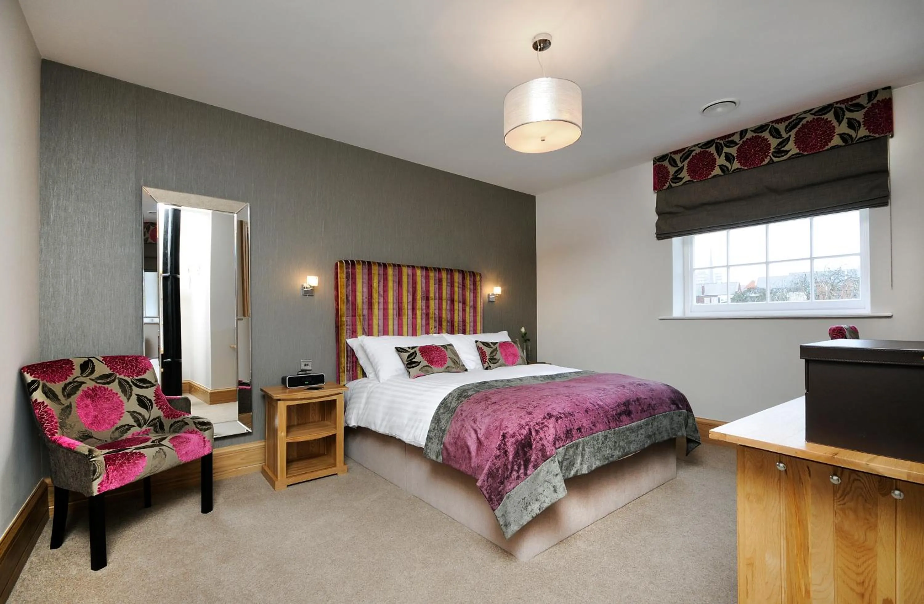 Bed in Ennios Boutique Hotel