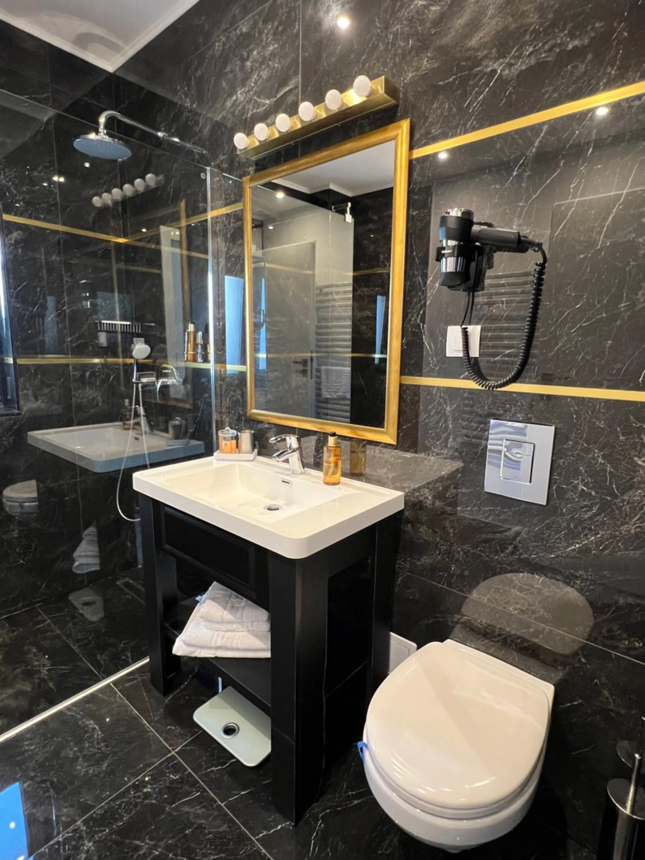 Krystal Boutique Mansion