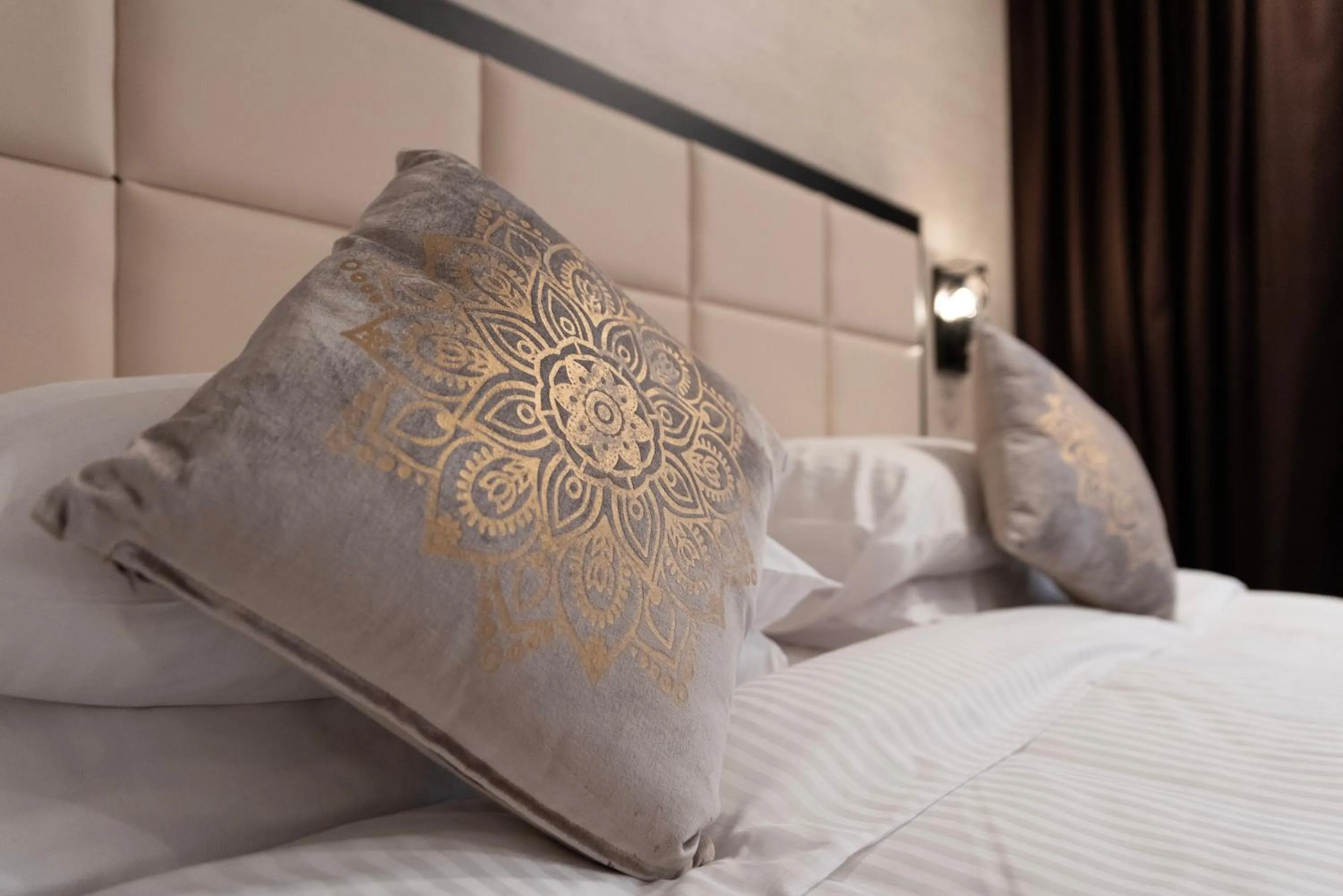 Bed in Krystal Boutique Mansion