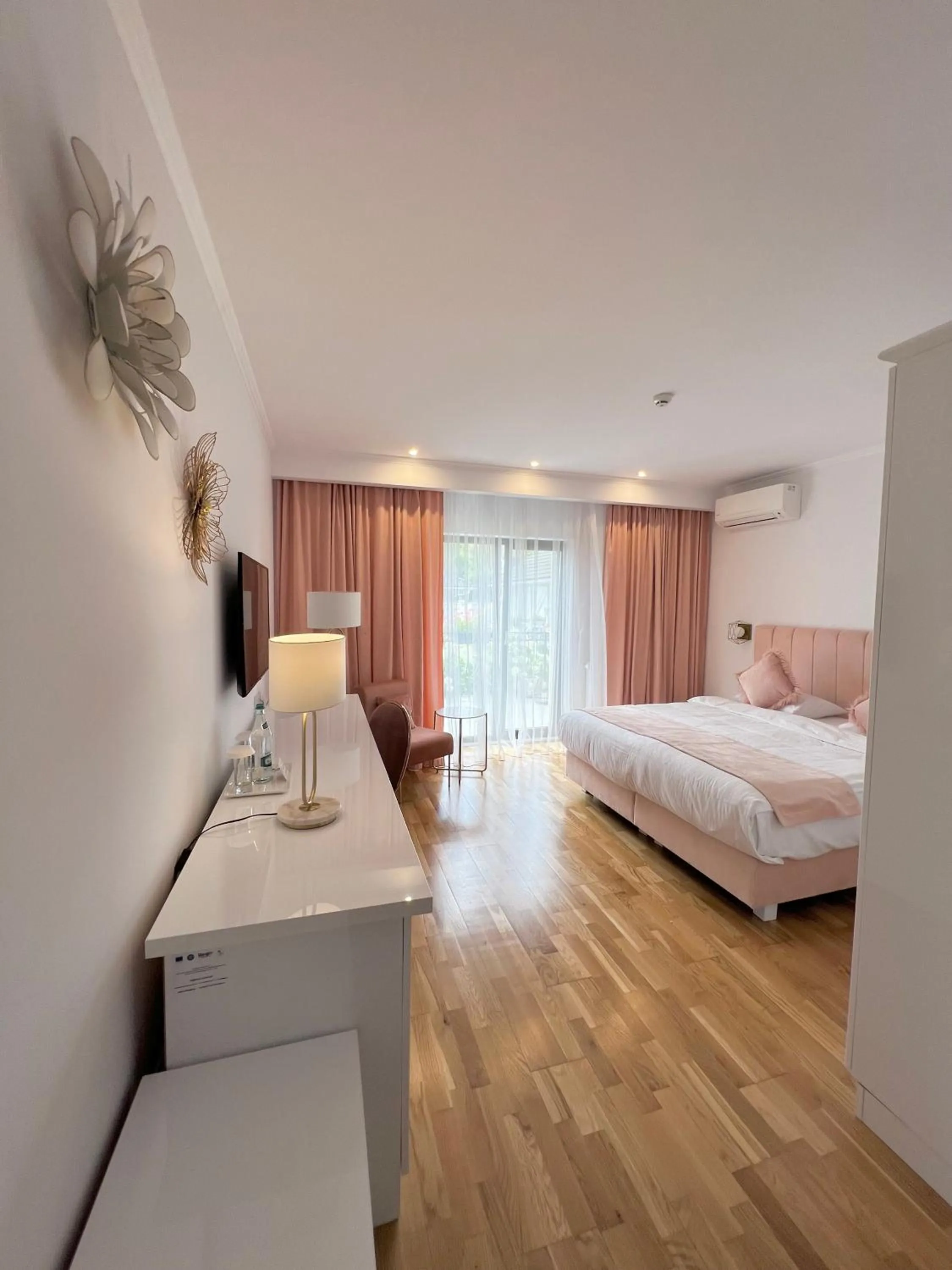 Bed in Krystal Boutique Mansion