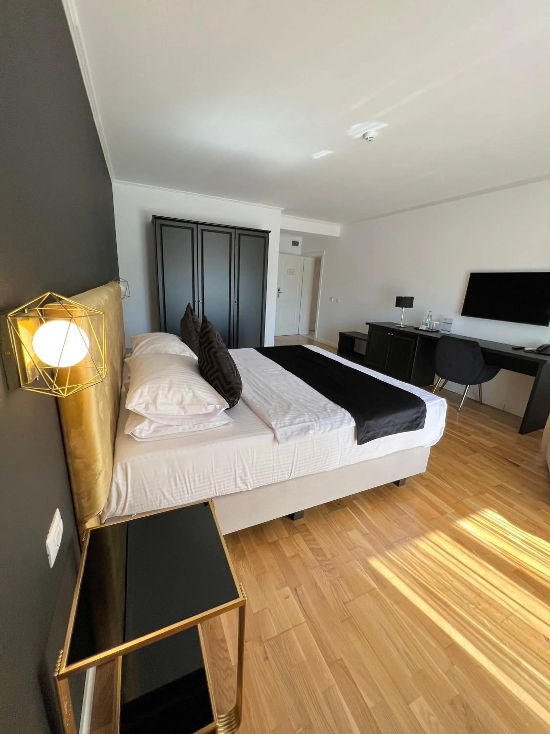 Bed in Krystal Boutique Mansion