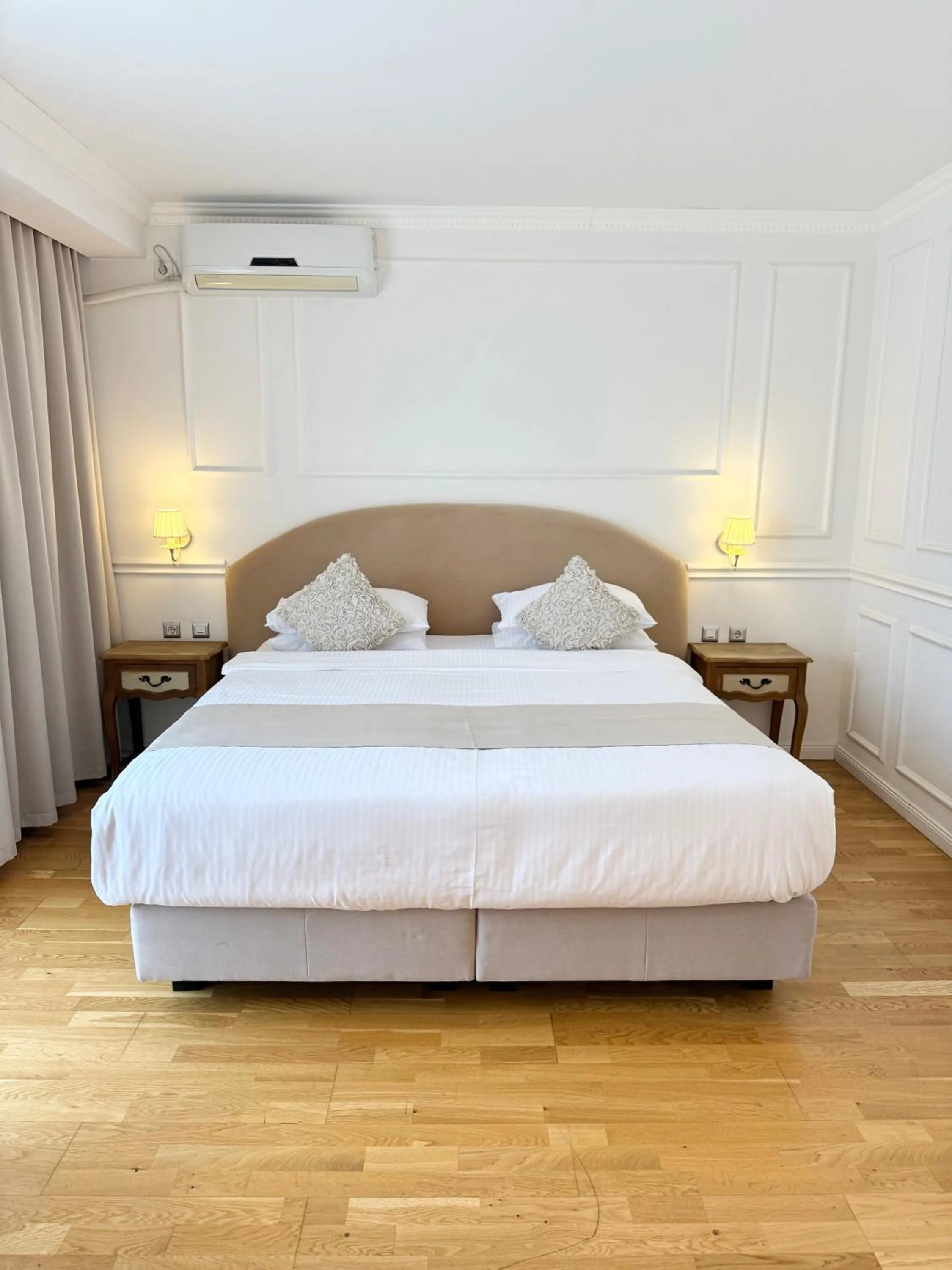 Bed in Krystal Boutique Mansion