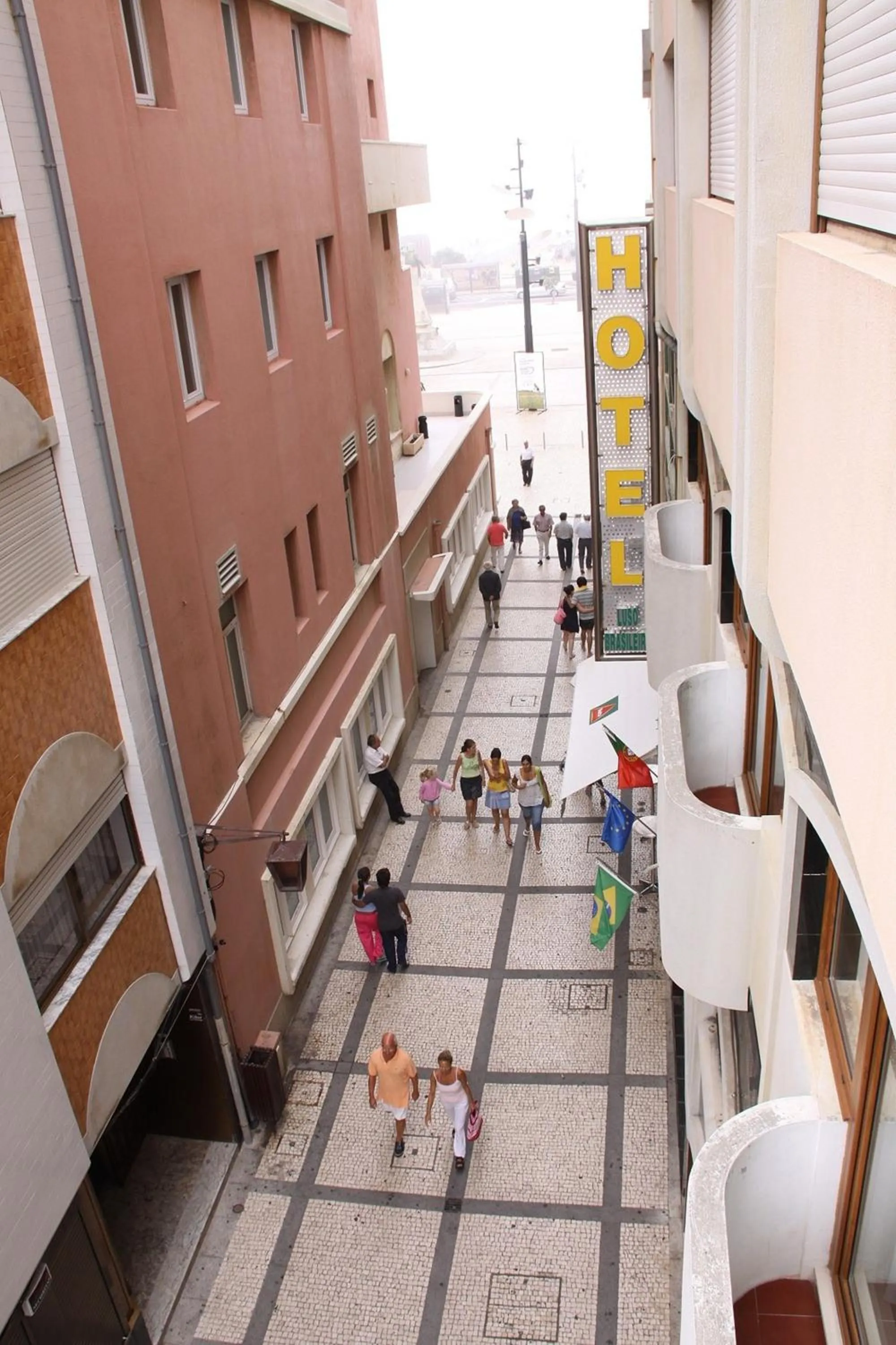 Facade/entrance in Luso Brasileiro