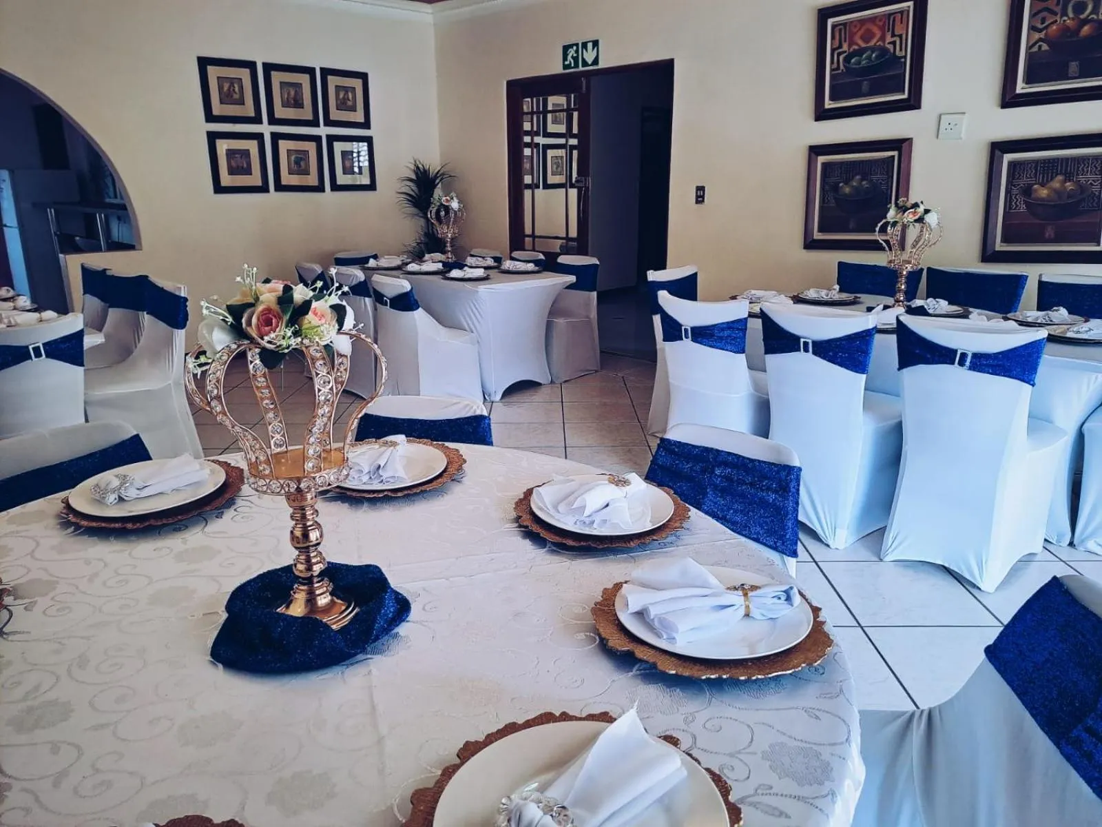 Restaurant/places to eat in Ecotel Premier Lodge & Conference Centre