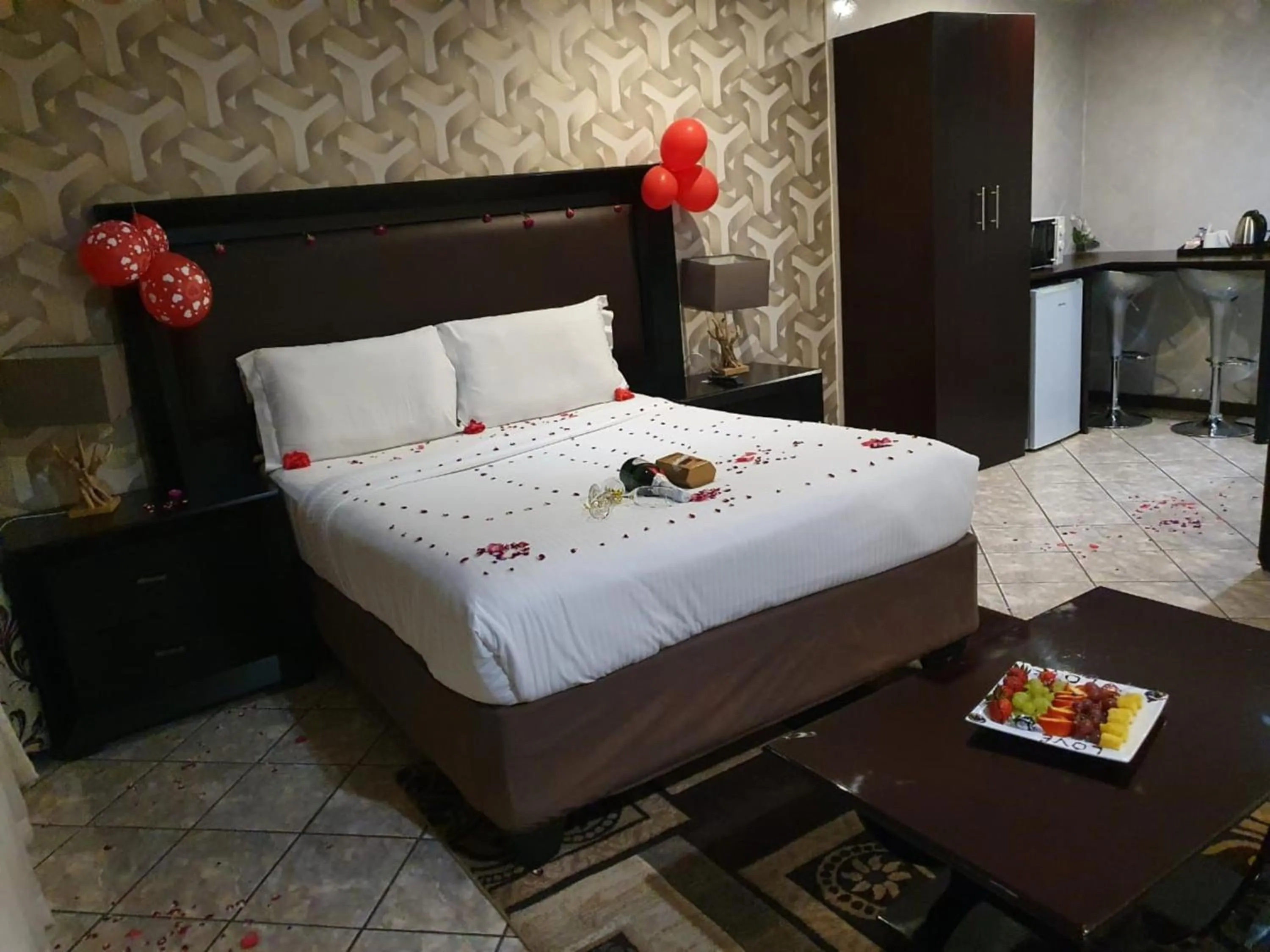 Decorative detail, Bed in Ecotel Premier Lodge & Conference Centre