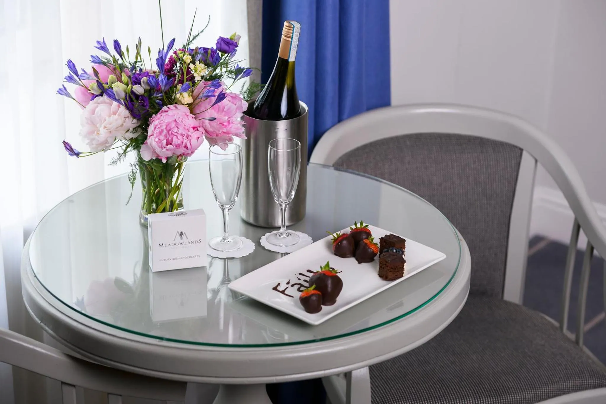 room service in Meadowlands Hotel