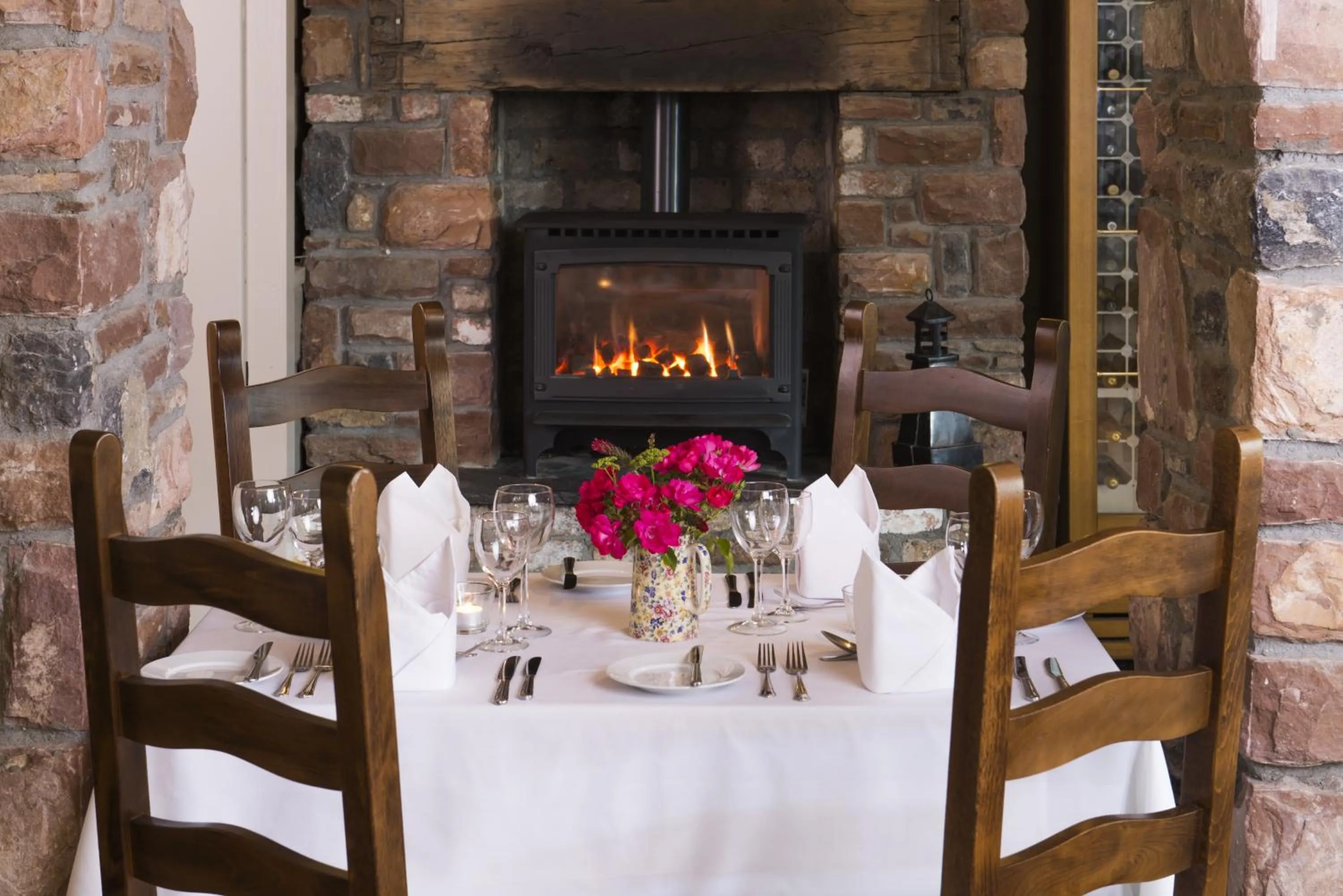 Restaurant/places to eat in Meadowlands Hotel