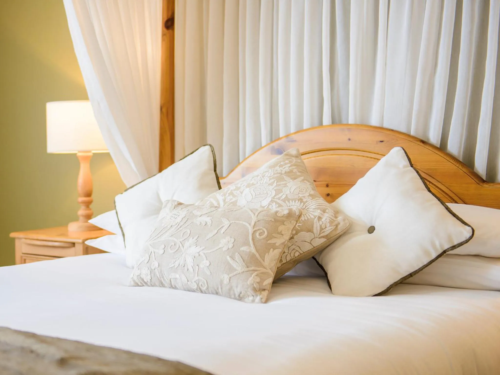 Bed in Meadowlands Hotel