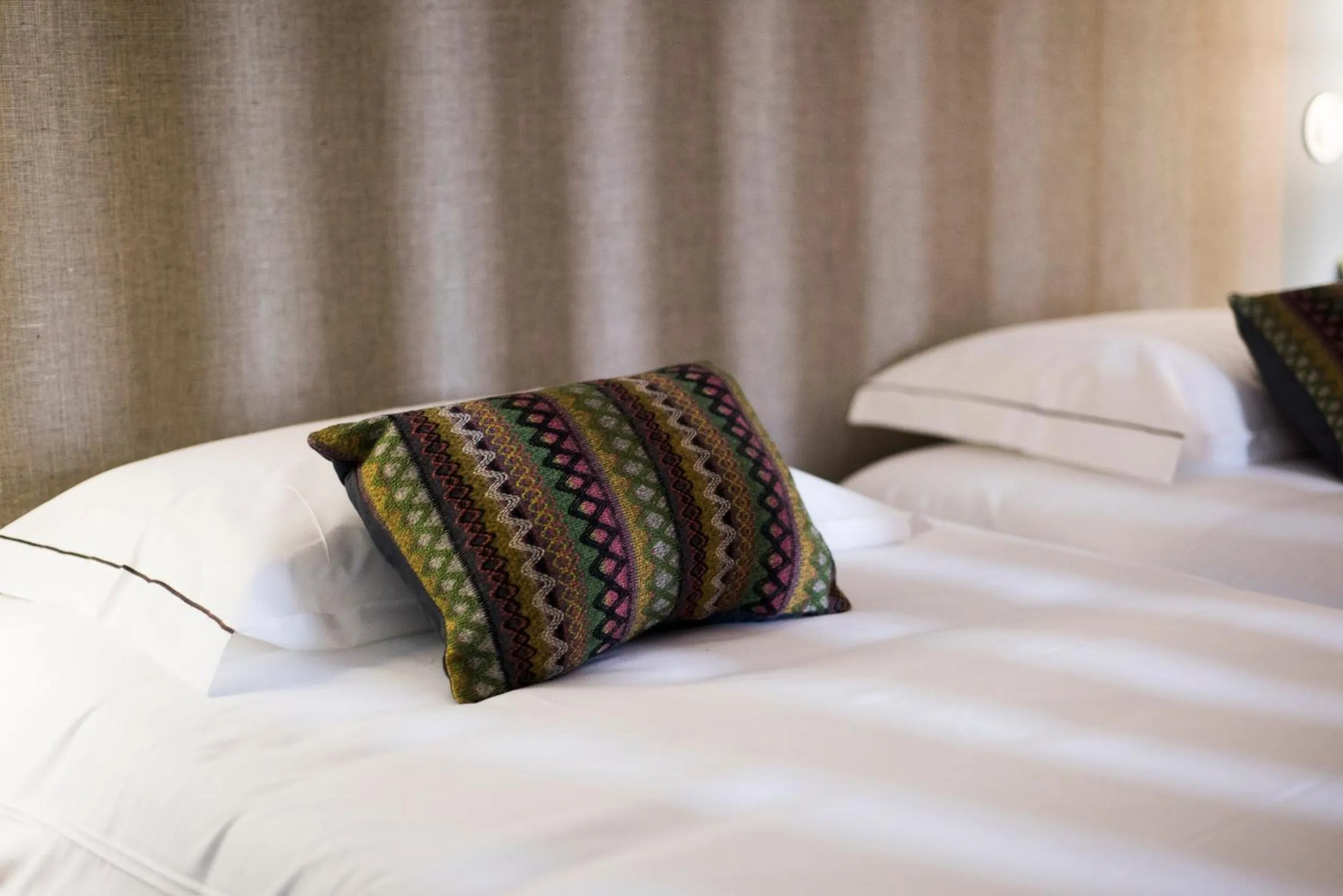 Decorative detail, Bed in bnapartments Carregal