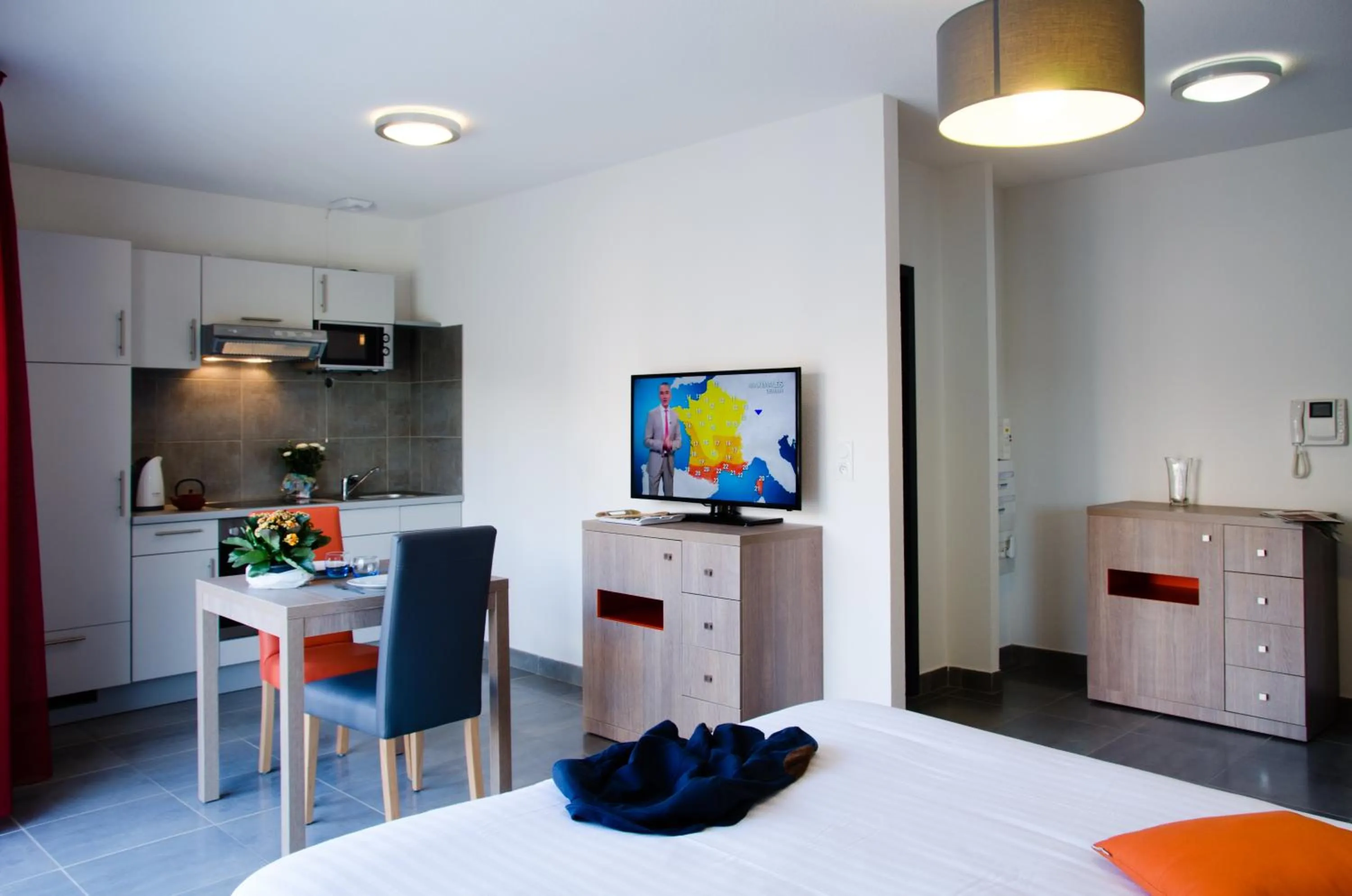 Decorative detail, Bed in Résidence Ambroise Paré