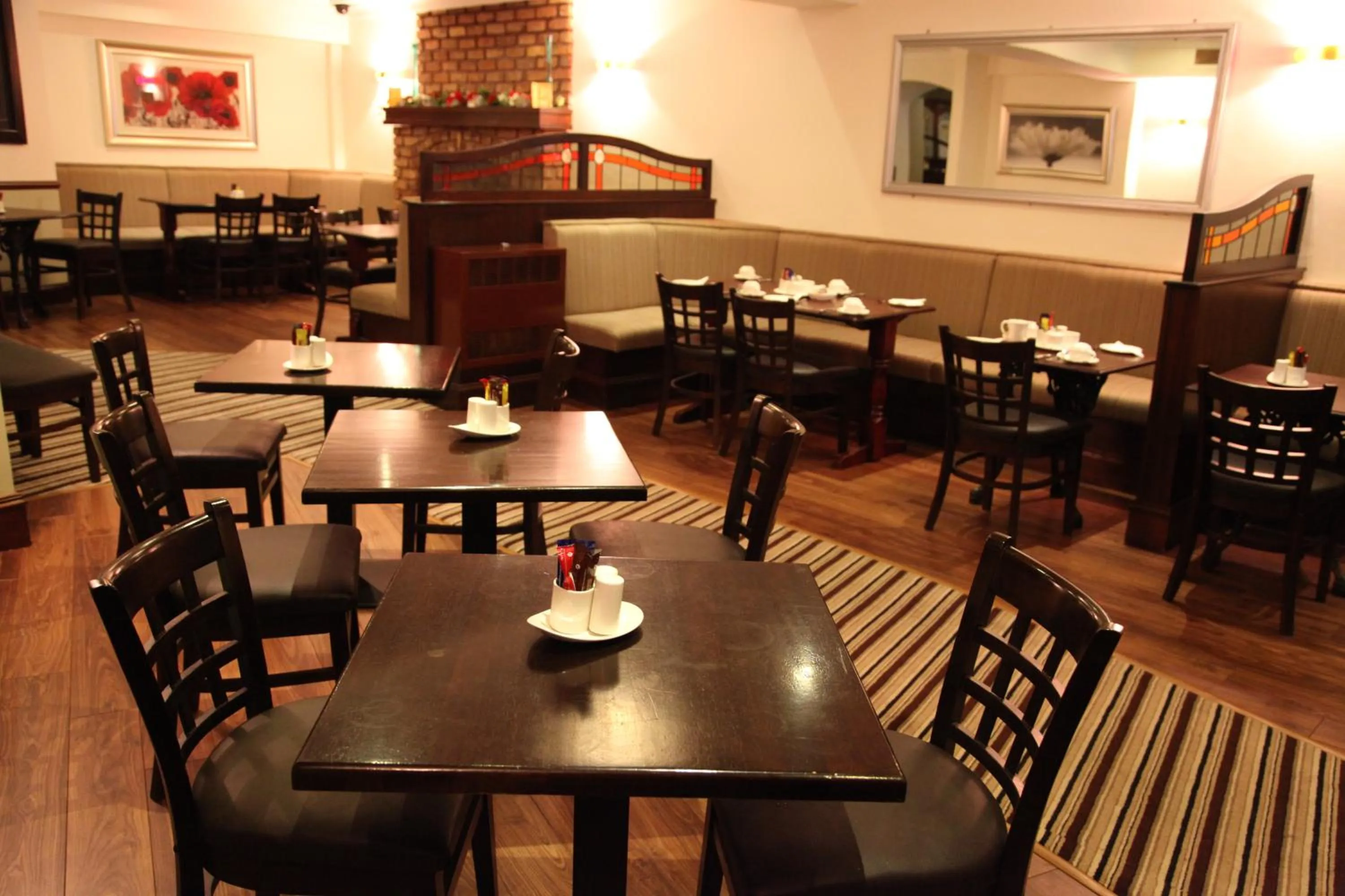 Lounge or bar in Dalton Inn Hotel