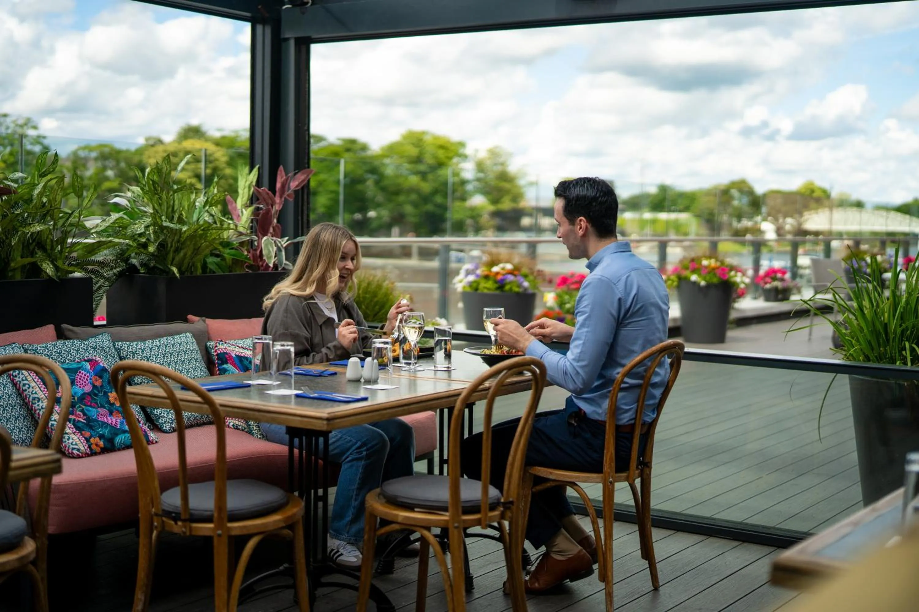 Restaurant/places to eat in Radisson Blu Hotel, Athlone