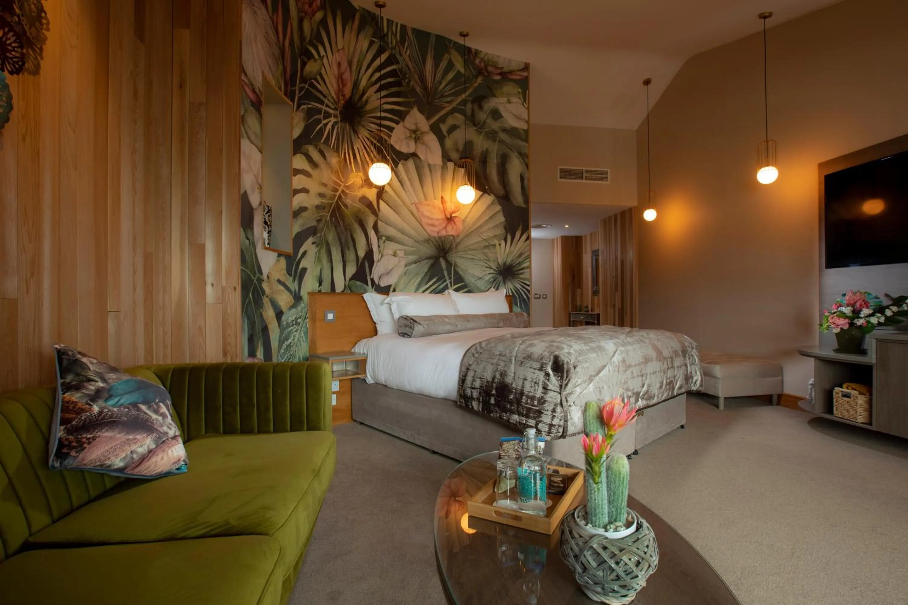 Bedroom, Bed in Wineport Lodge