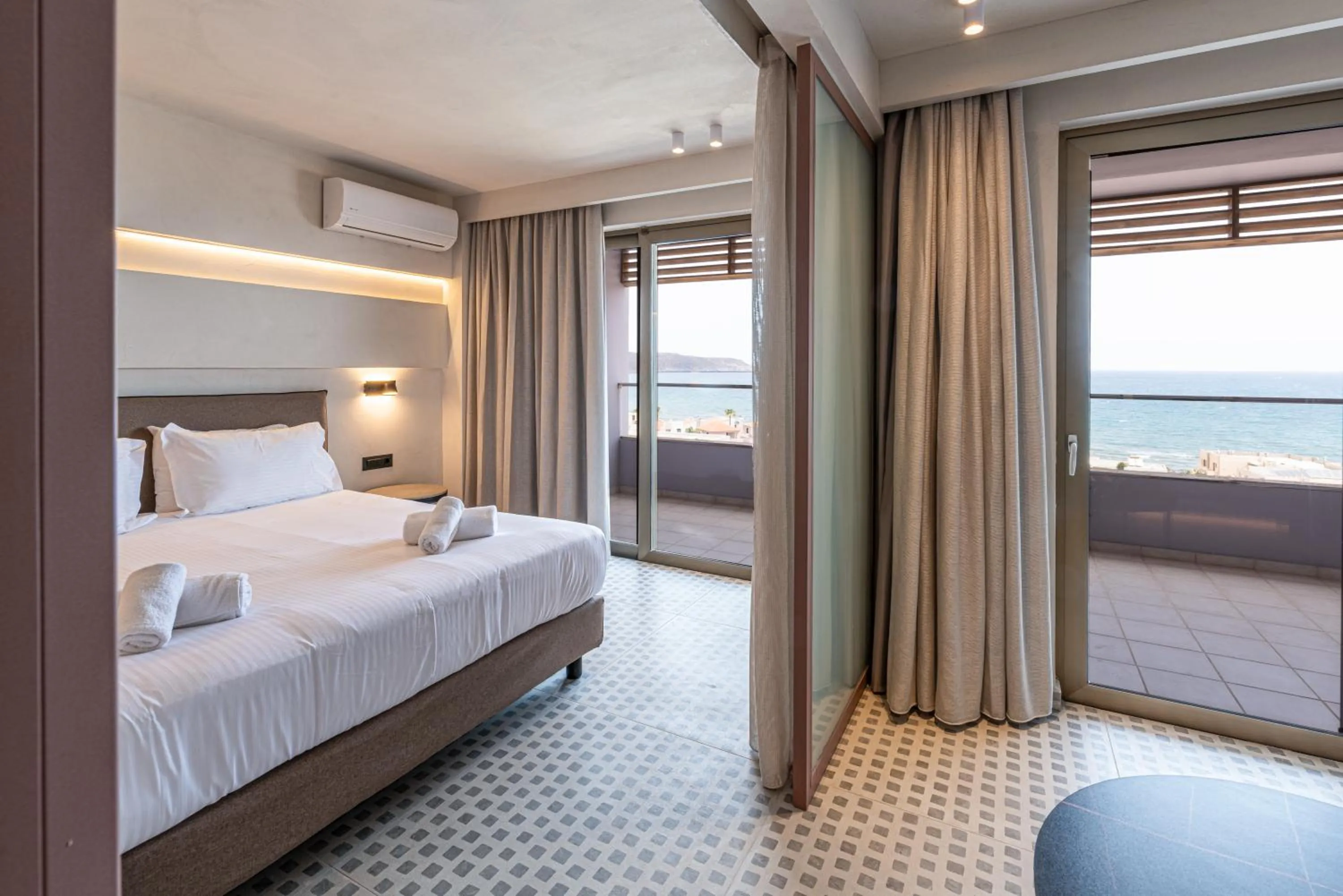 Bed in Iolida Beach by Smile Hotels